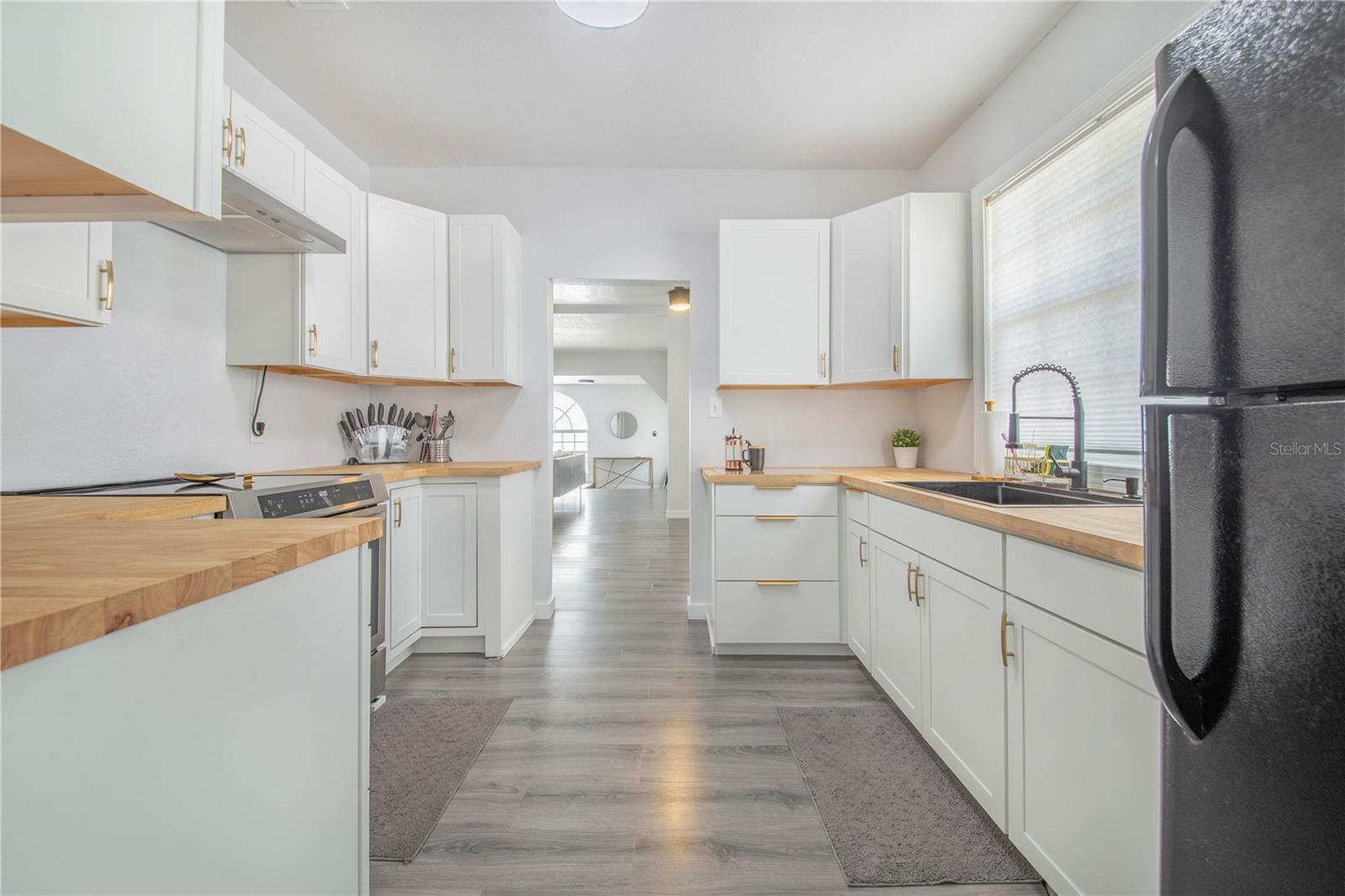 Image 16 of 38 For 1124 Avenue F