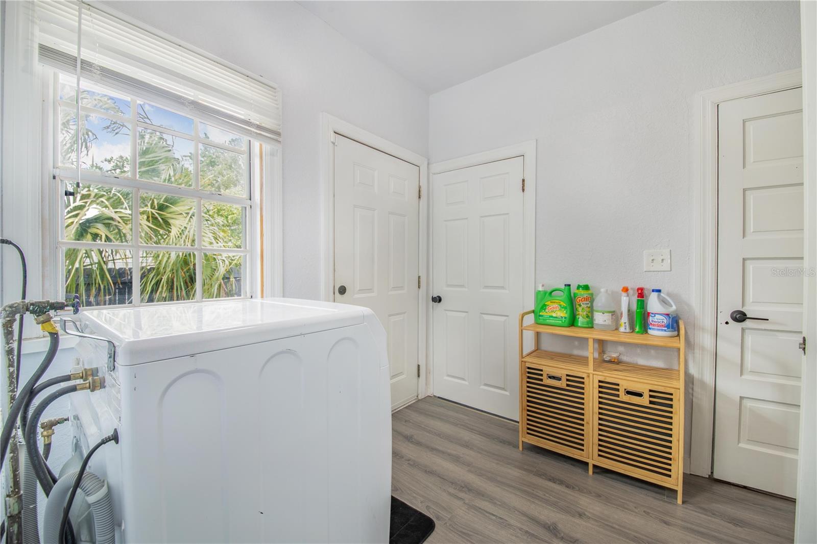 Image 19 of 38 For 1124 Avenue F