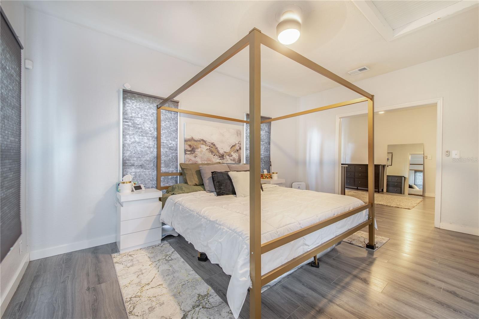 Image 23 of 38 For 1124 Avenue F