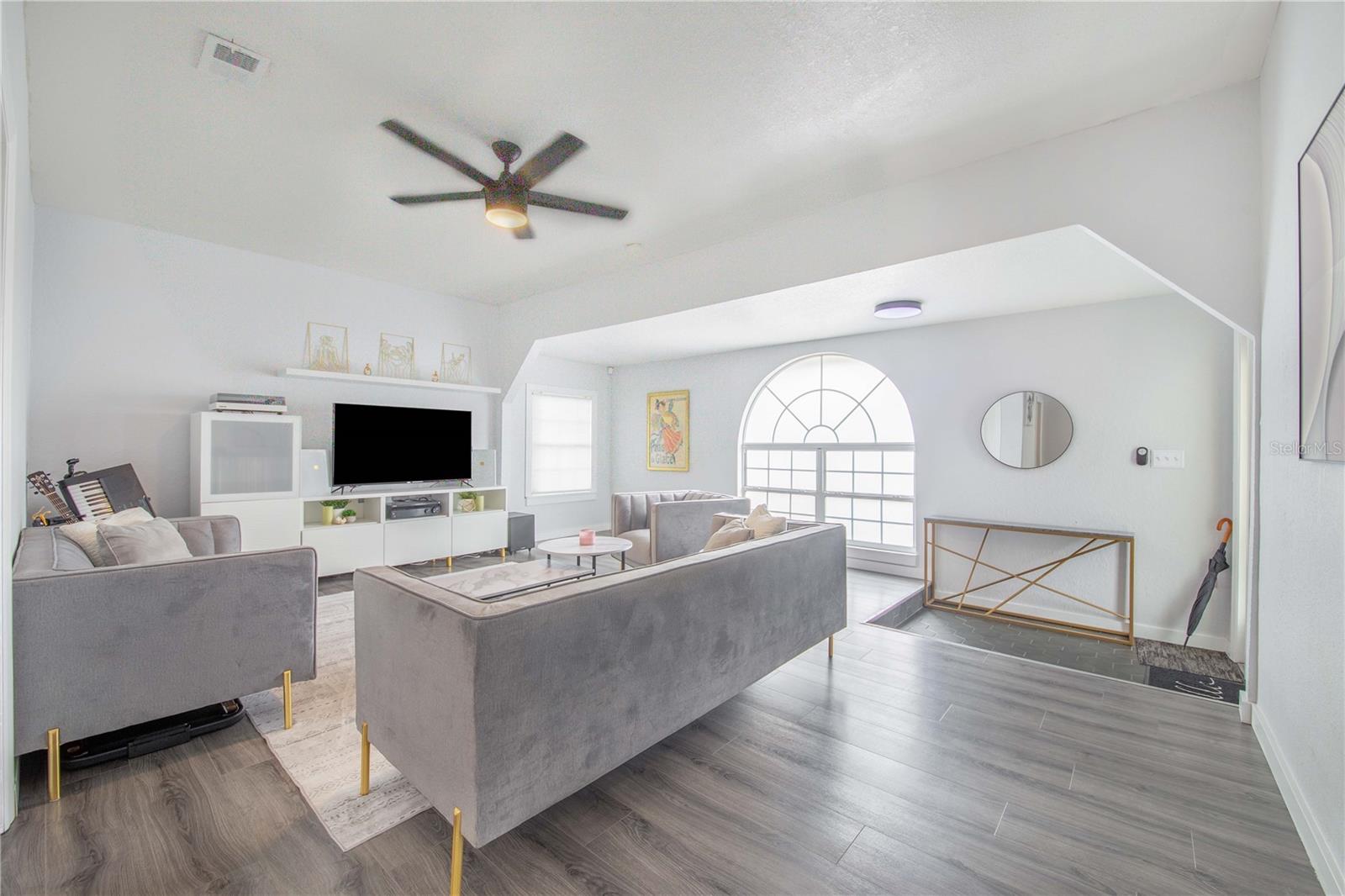 Image 9 of 38 For 1124 Avenue F