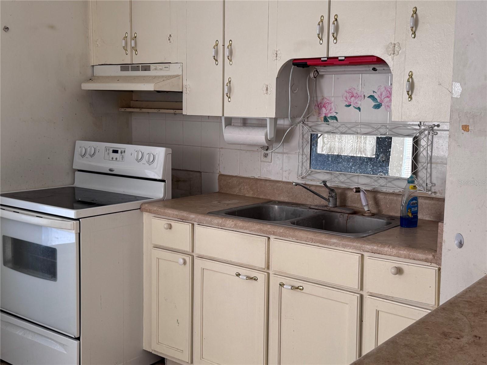 Image 3 of 17 For 128 Center Street