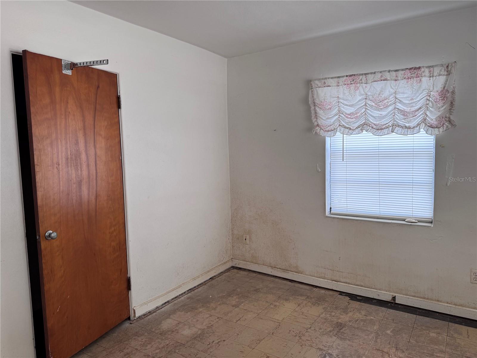 Image 8 of 17 For 128 Center Street