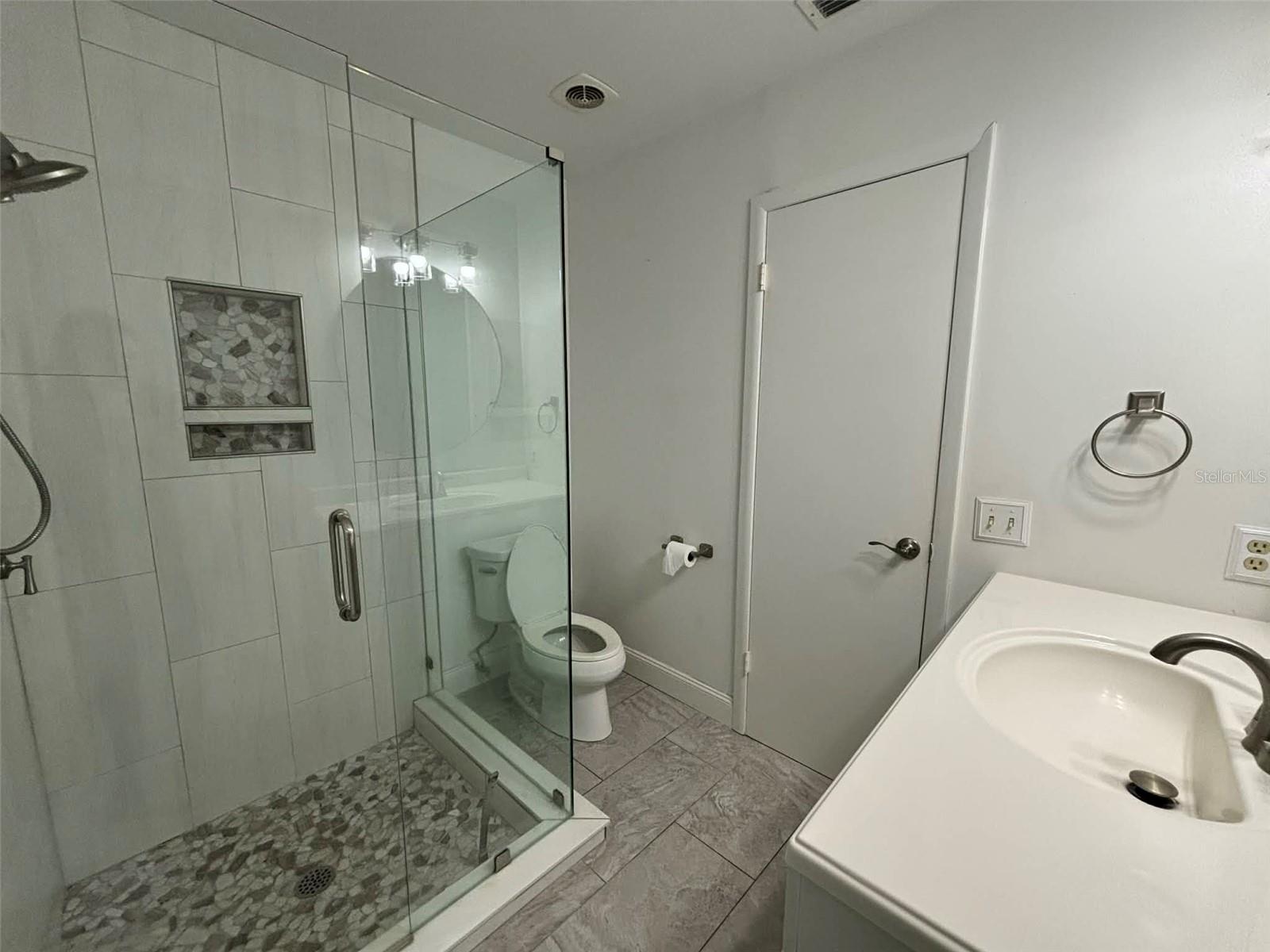 Image 10 of 22 For 116 Holmes Place