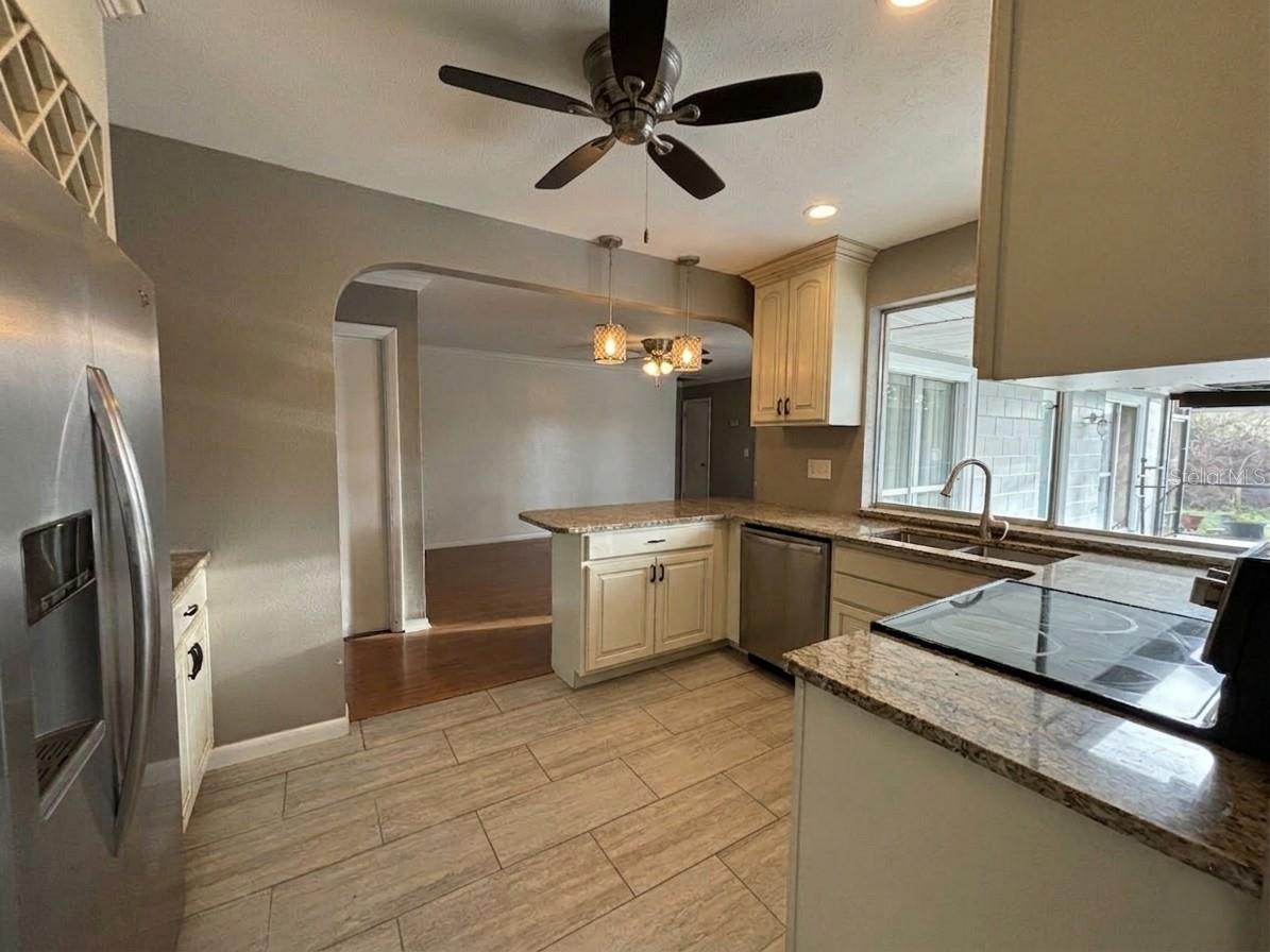 Image 6 of 22 For 116 Holmes Place