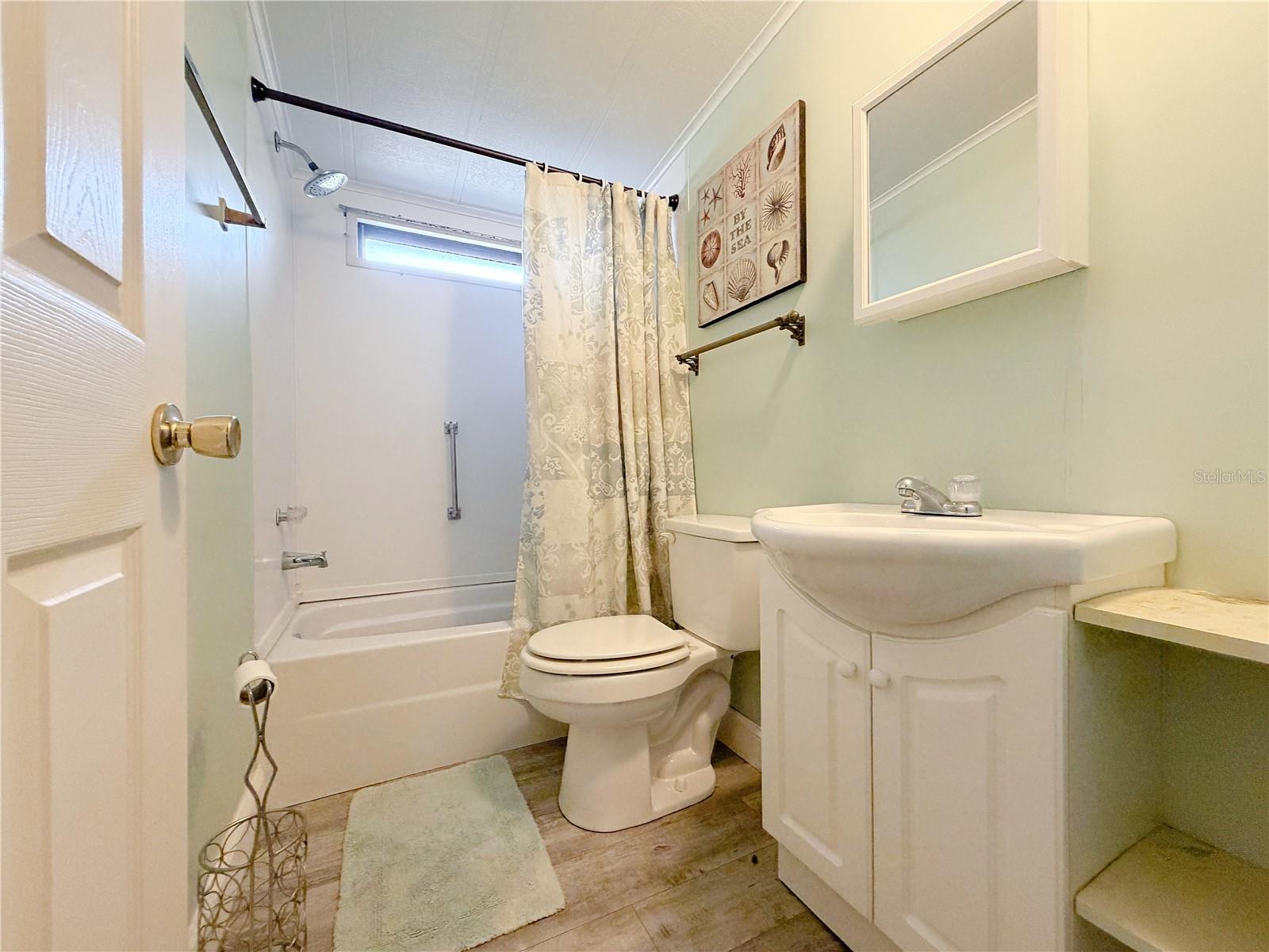 Image 13 of 17 For 7139 Alamanda Boulevard W