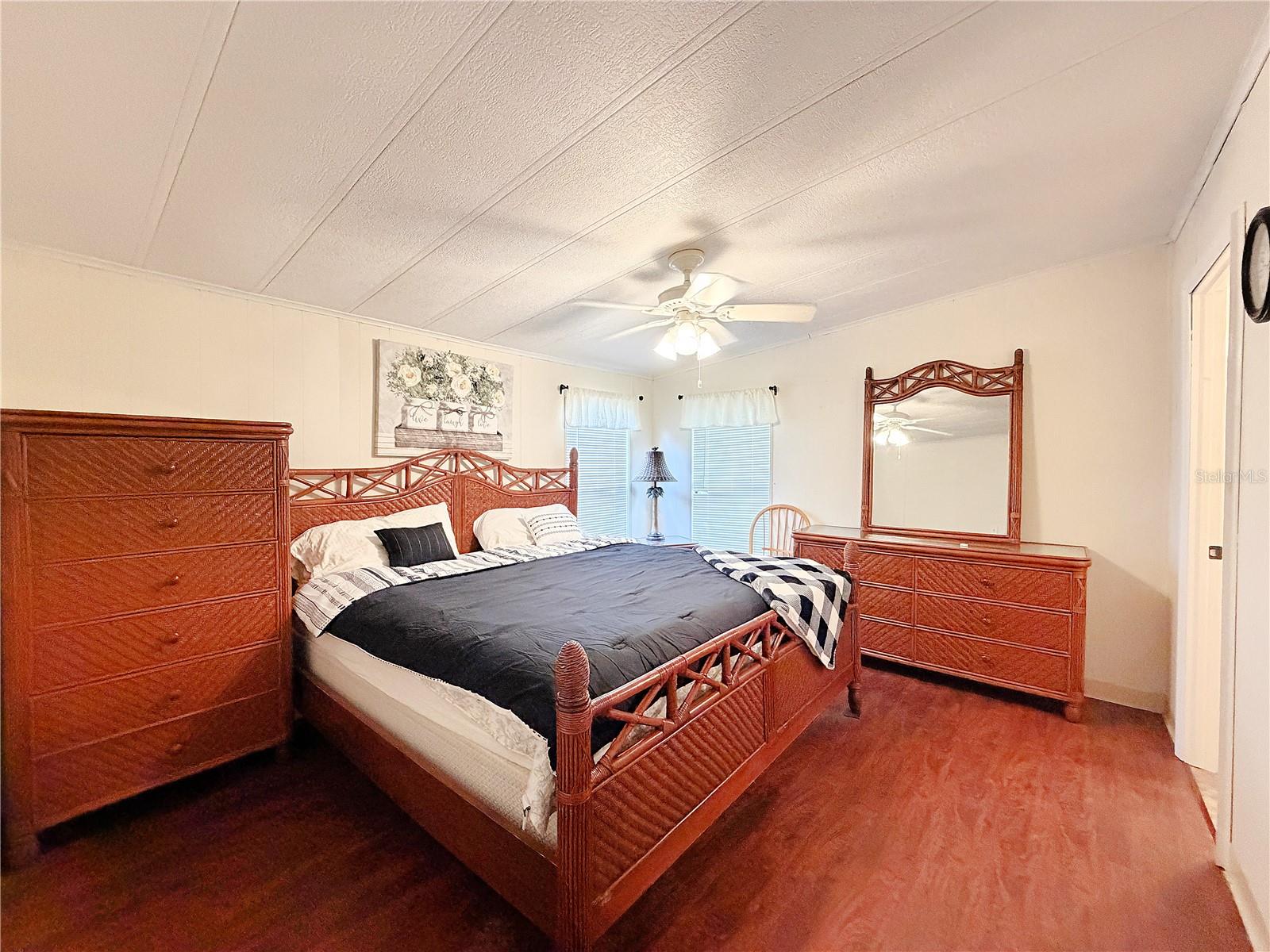 Image 9 of 17 For 7139 Alamanda Boulevard W