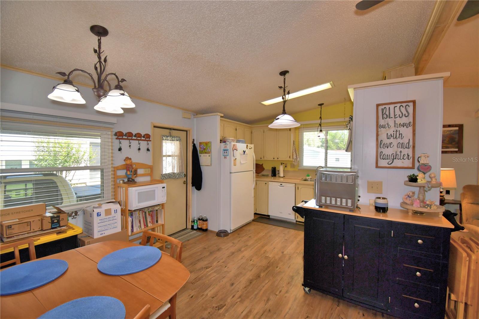 Image 13 of 48 For 447 Village Circle Sw