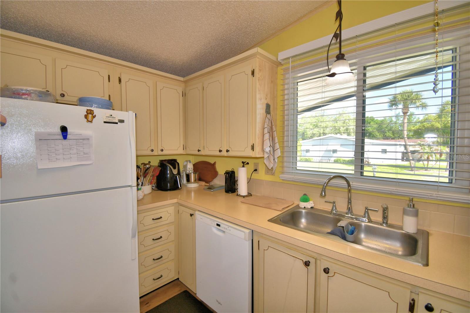 Image 17 of 48 For 447 Village Circle Sw