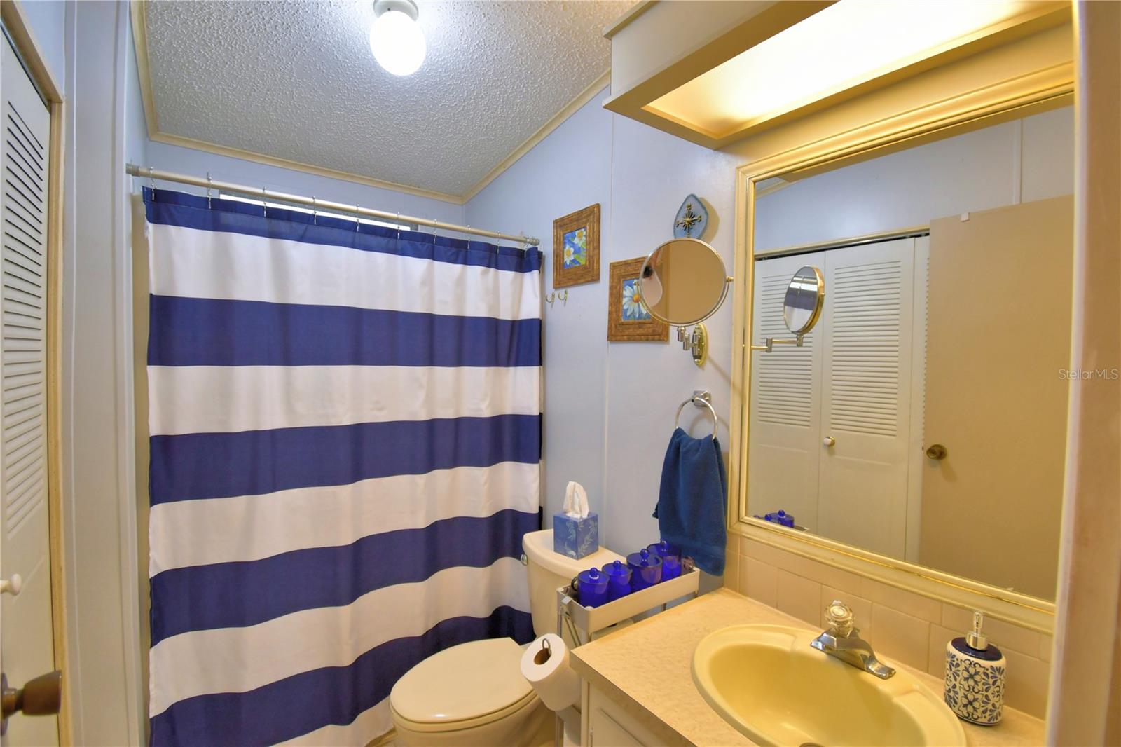 Image 21 of 48 For 447 Village Circle Sw