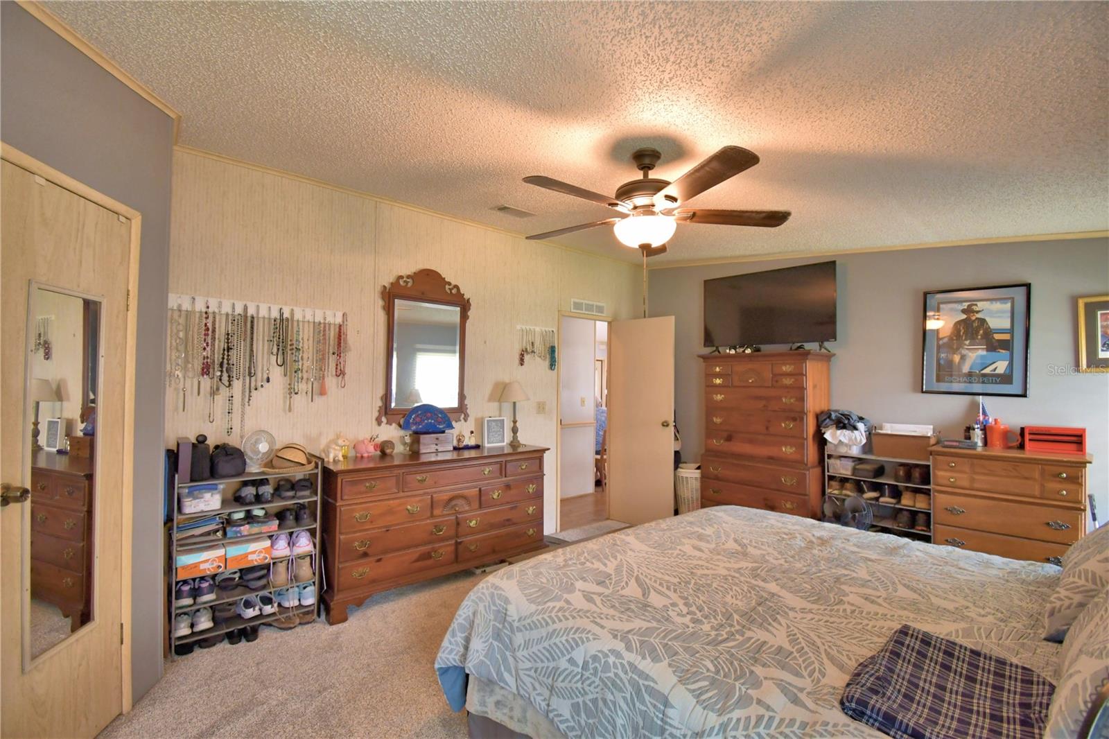 Image 27 of 48 For 447 Village Circle Sw