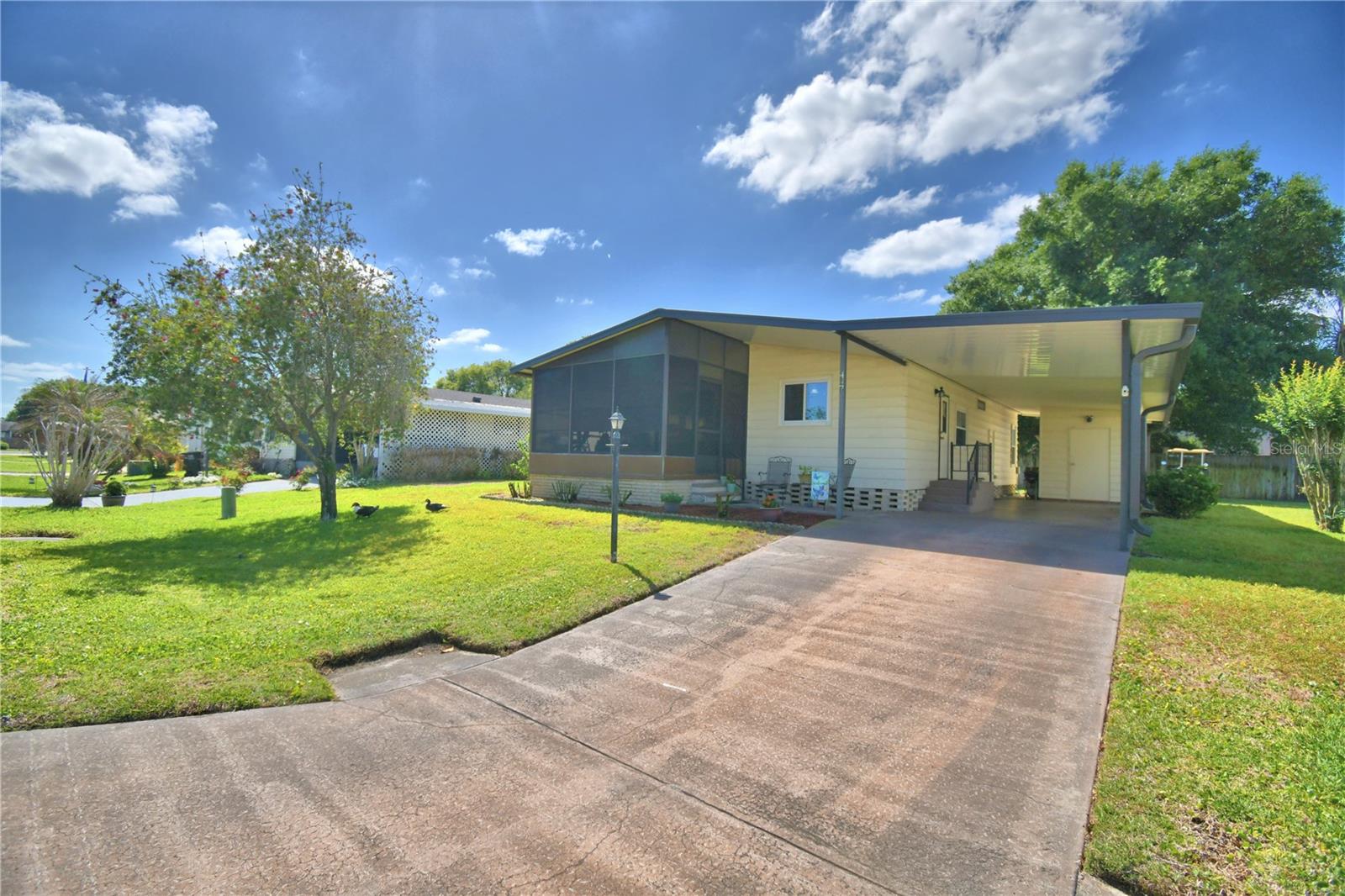 Image 3 of 48 For 447 Village Circle Sw