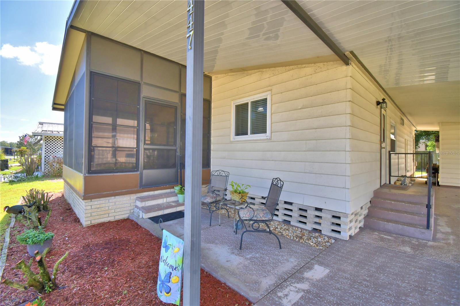 Image 4 of 48 For 447 Village Circle Sw