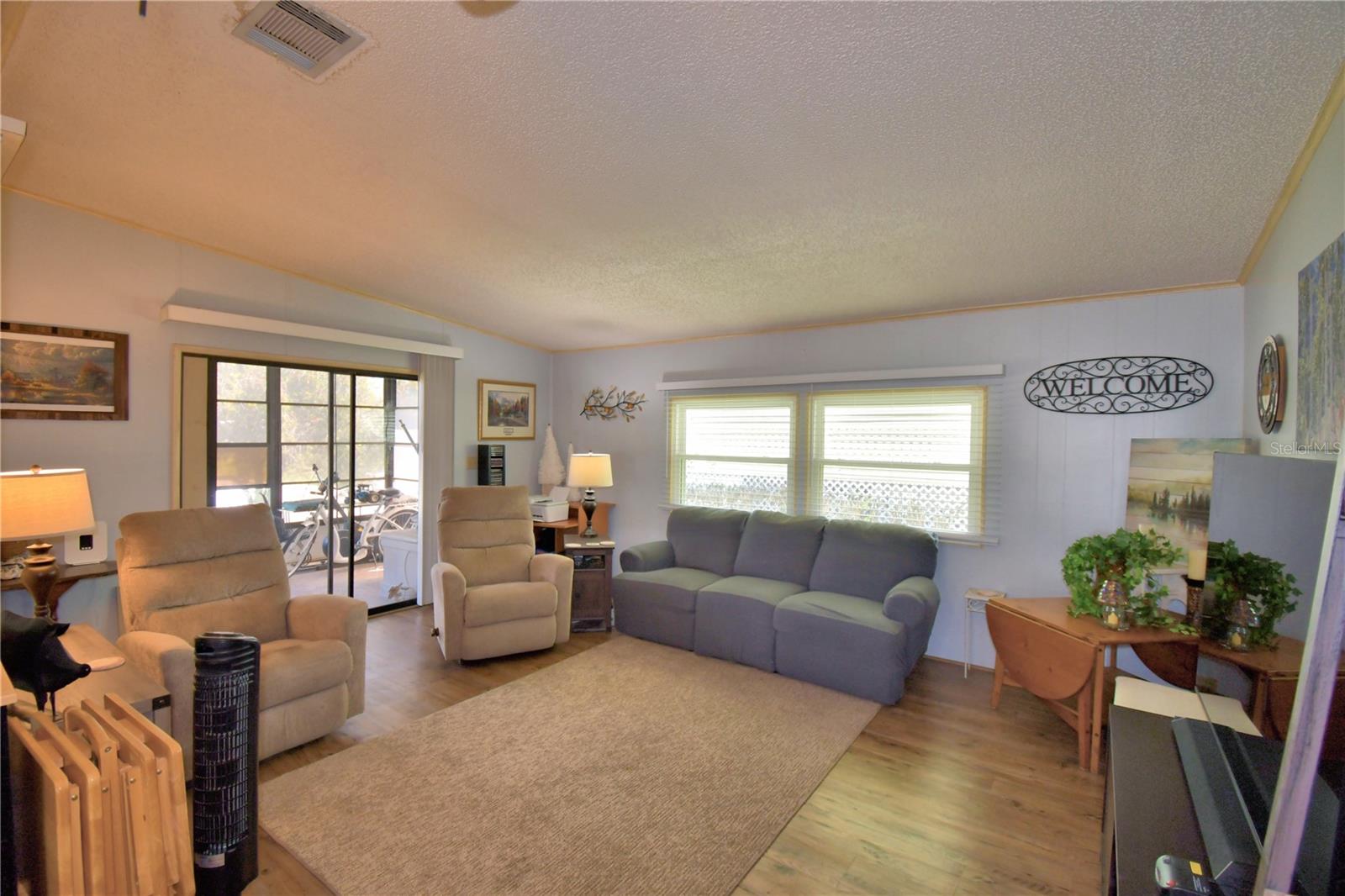 Image 8 of 48 For 447 Village Circle Sw