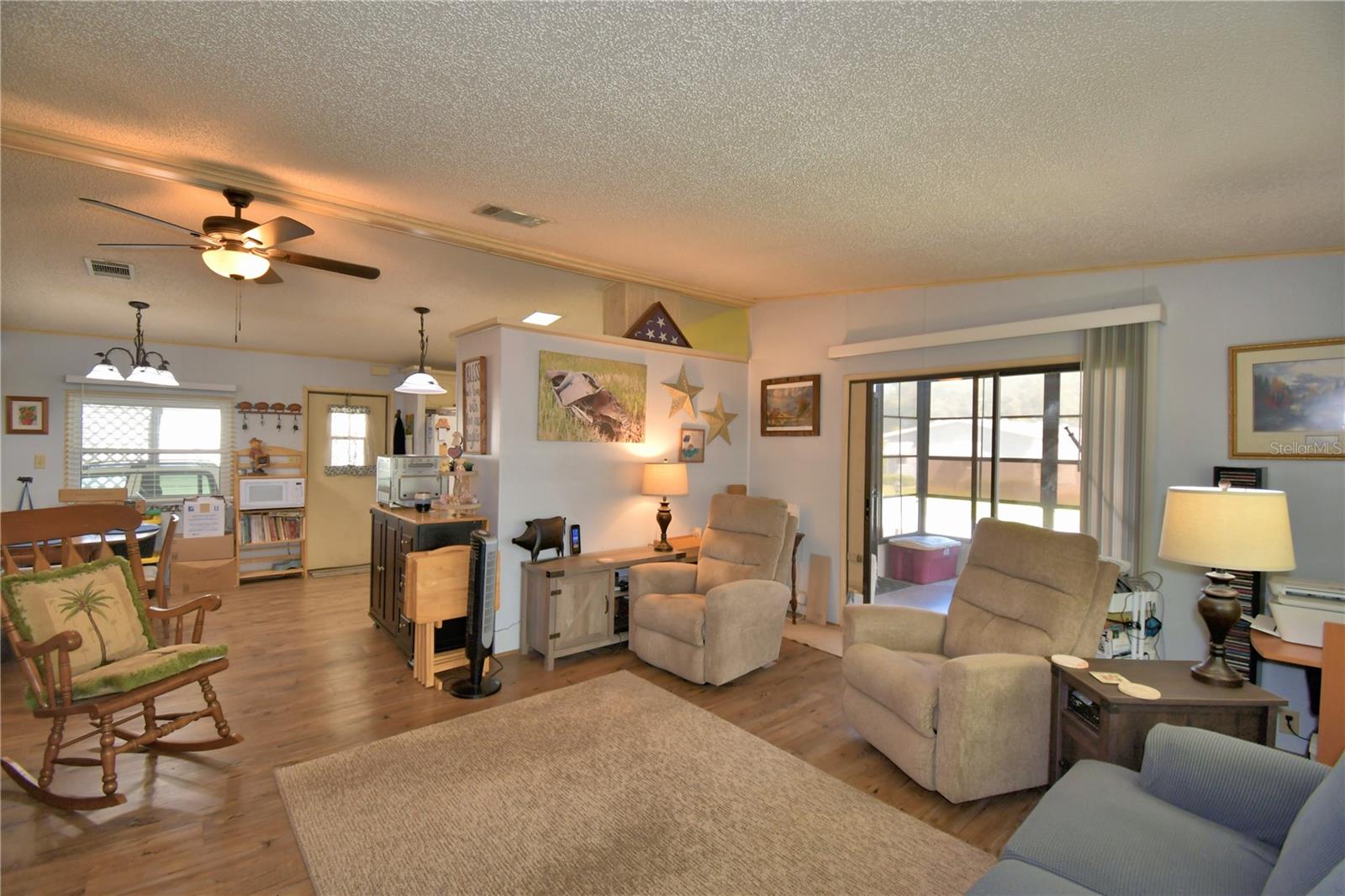 Image 9 of 48 For 447 Village Circle Sw