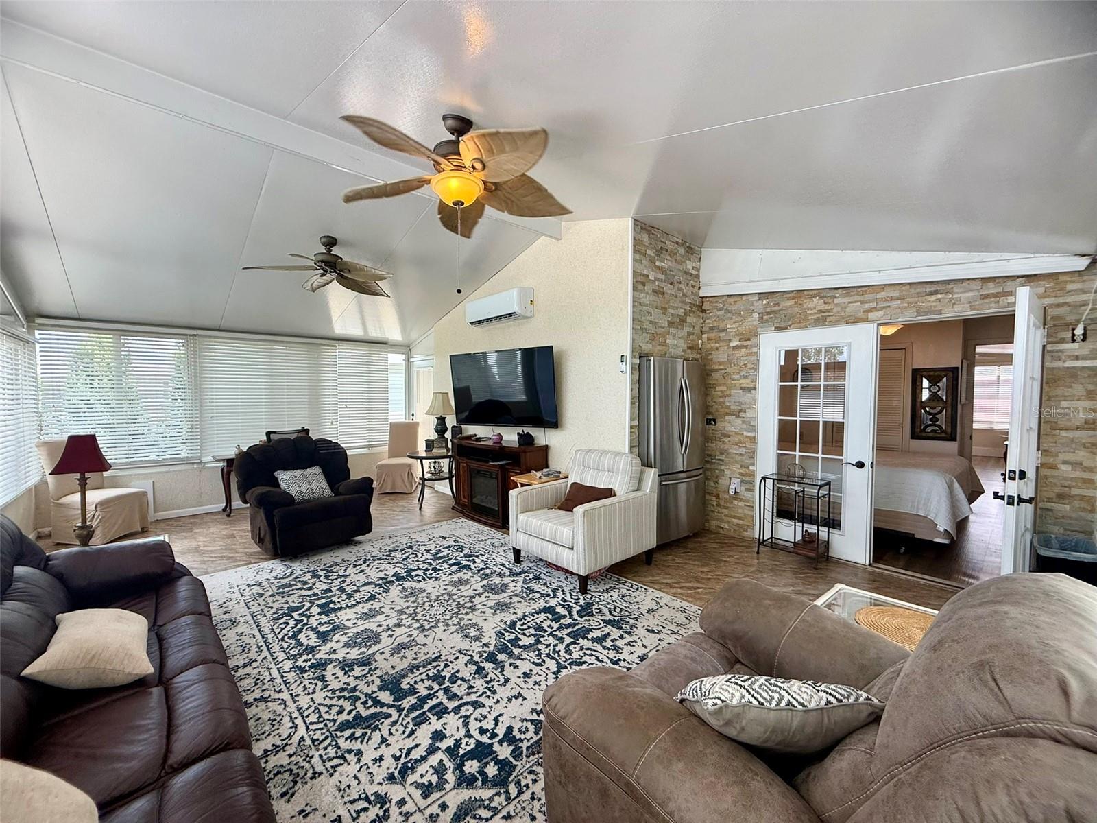 Image 21 of 27 For 205 Pansy Street