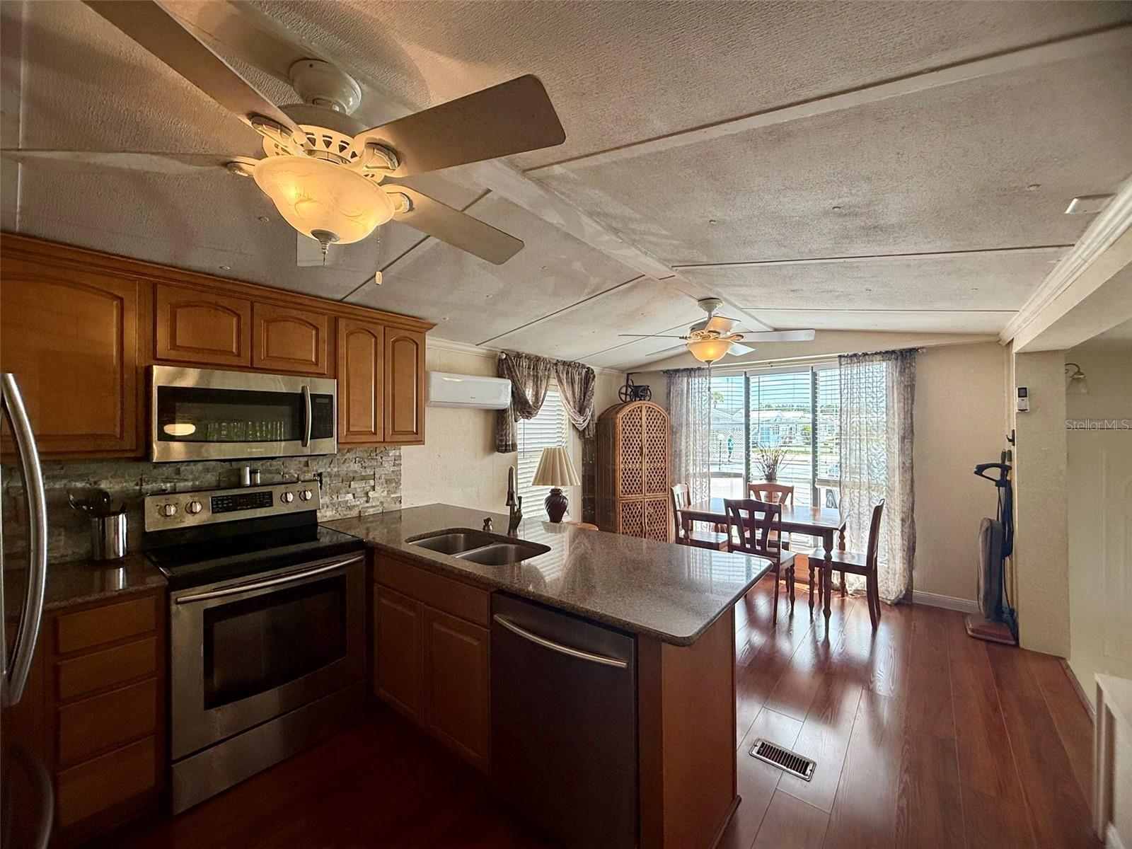 Image 8 of 27 For 205 Pansy Street