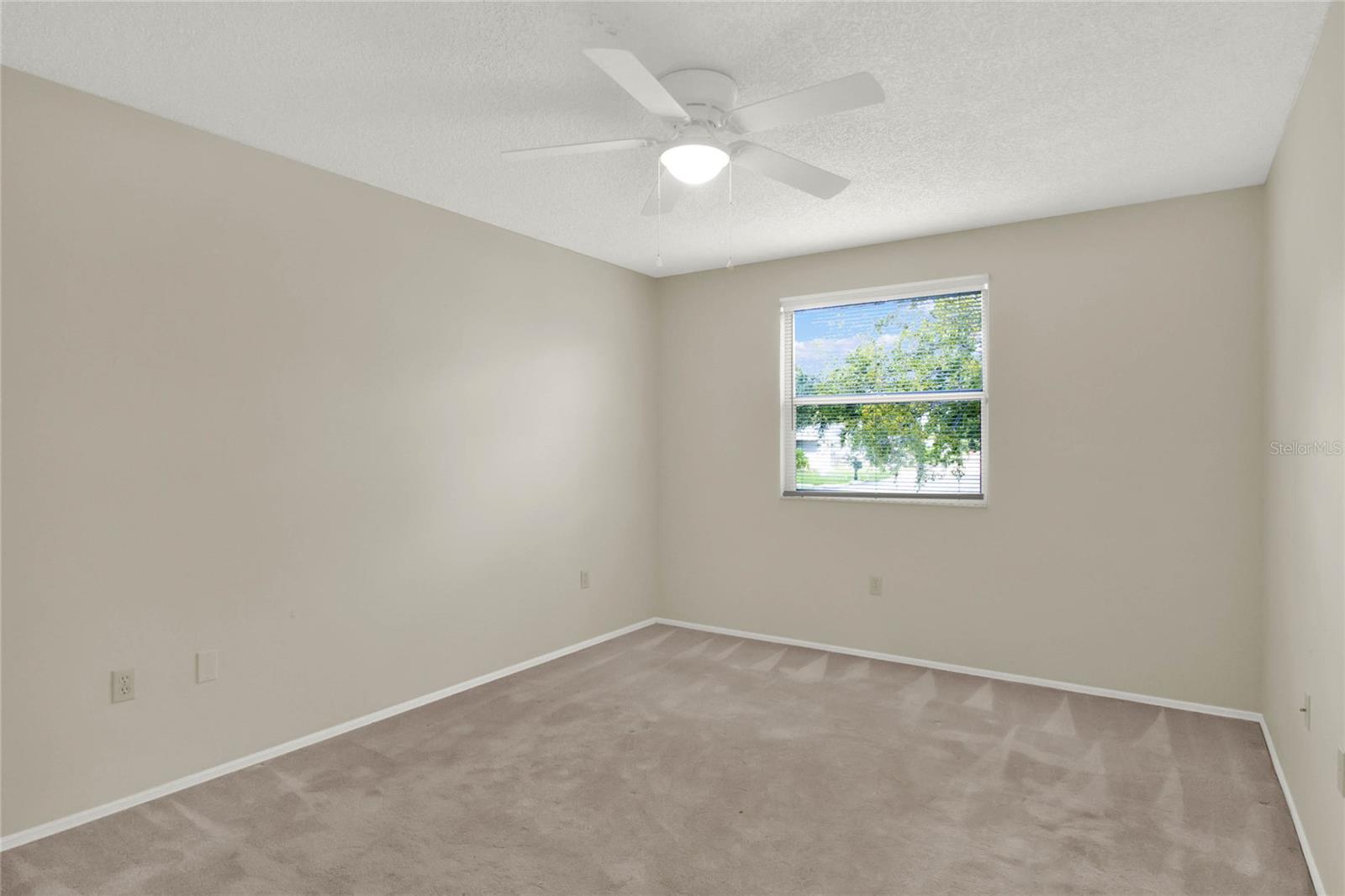 Image 16 of 39 For 4241 Alamanda Boulevard