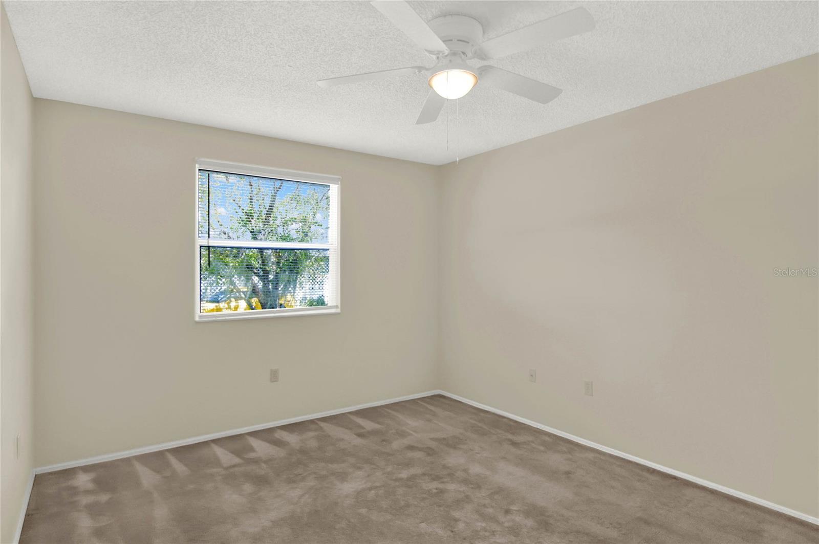 Image 17 of 39 For 4241 Alamanda Boulevard