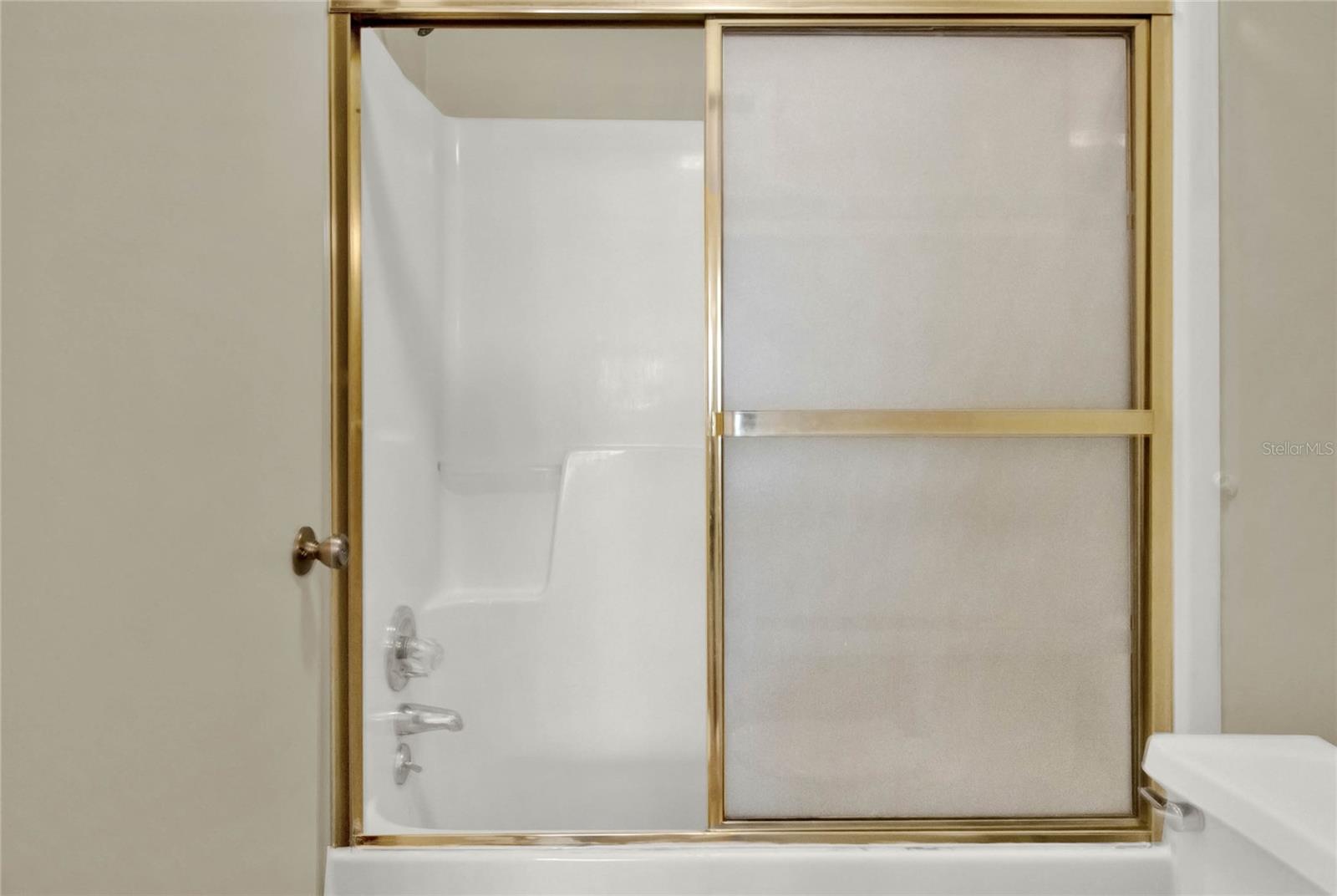 Image 20 of 39 For 4241 Alamanda Boulevard