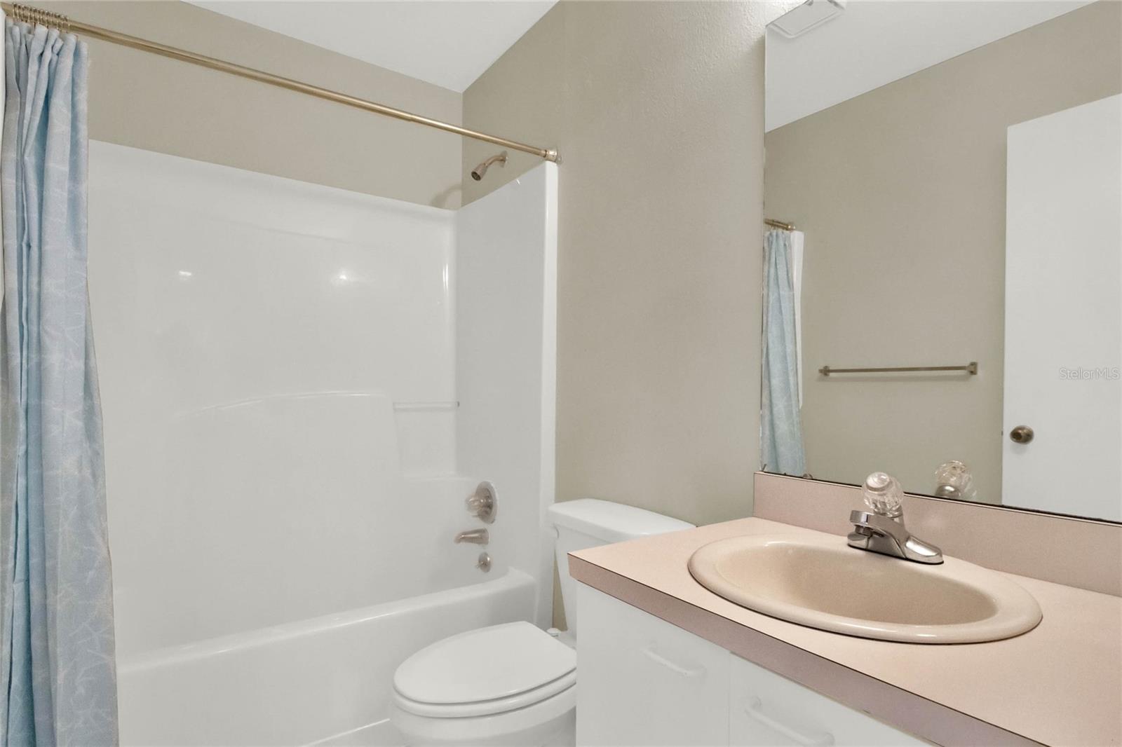 Image 23 of 39 For 4241 Alamanda Boulevard