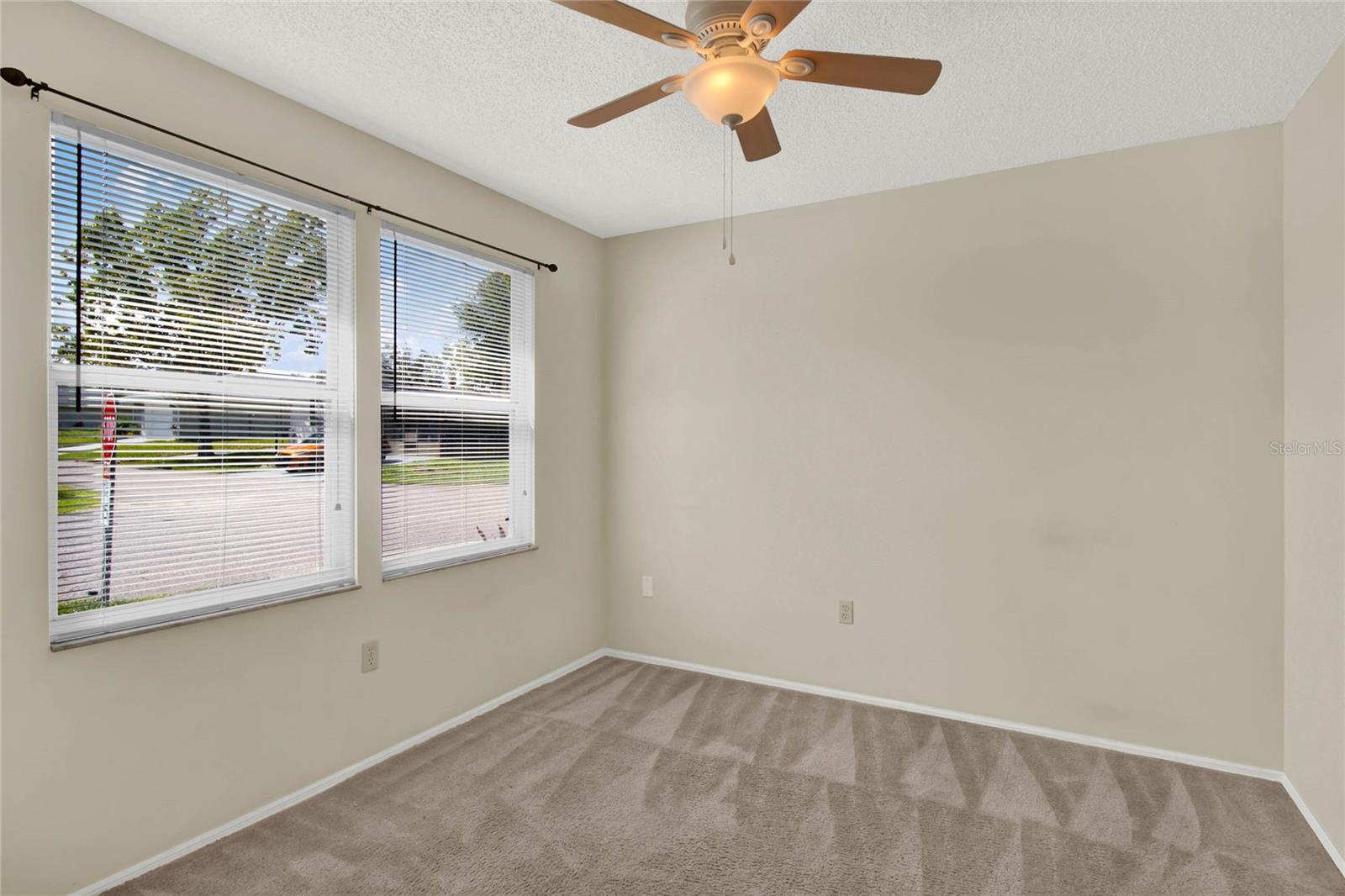 Image 24 of 39 For 4241 Alamanda Boulevard