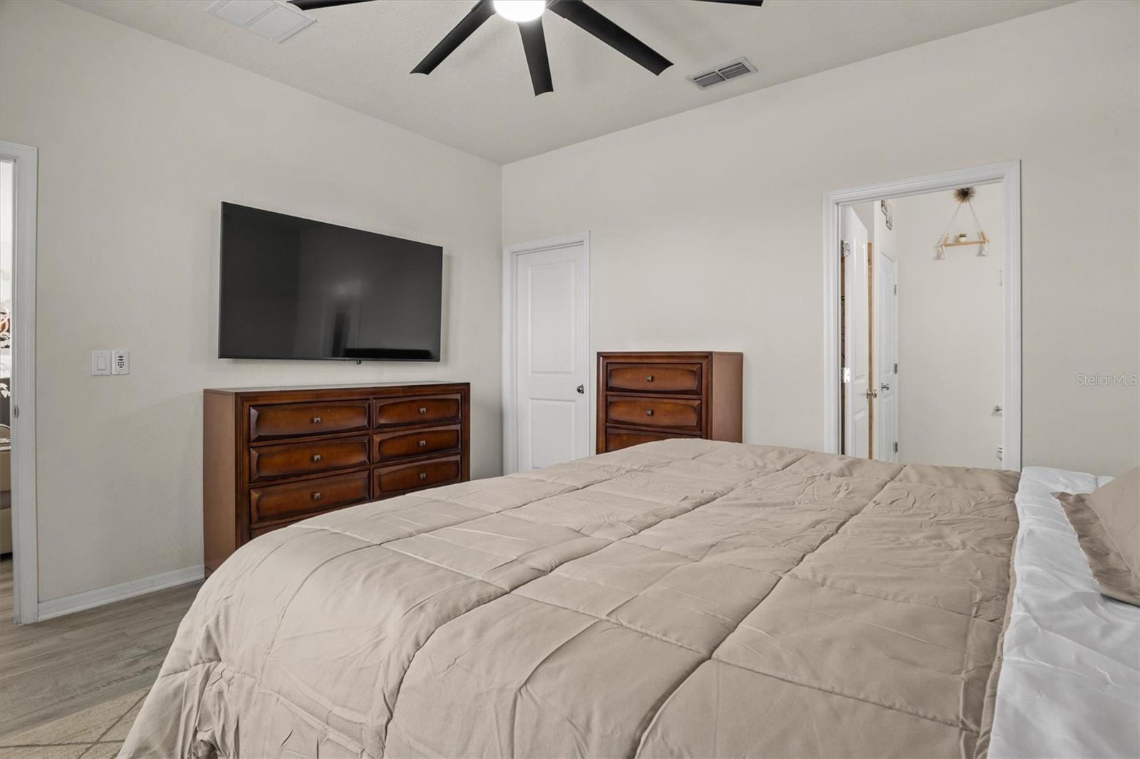 Image 17 of 26 For 8846 Conway Road