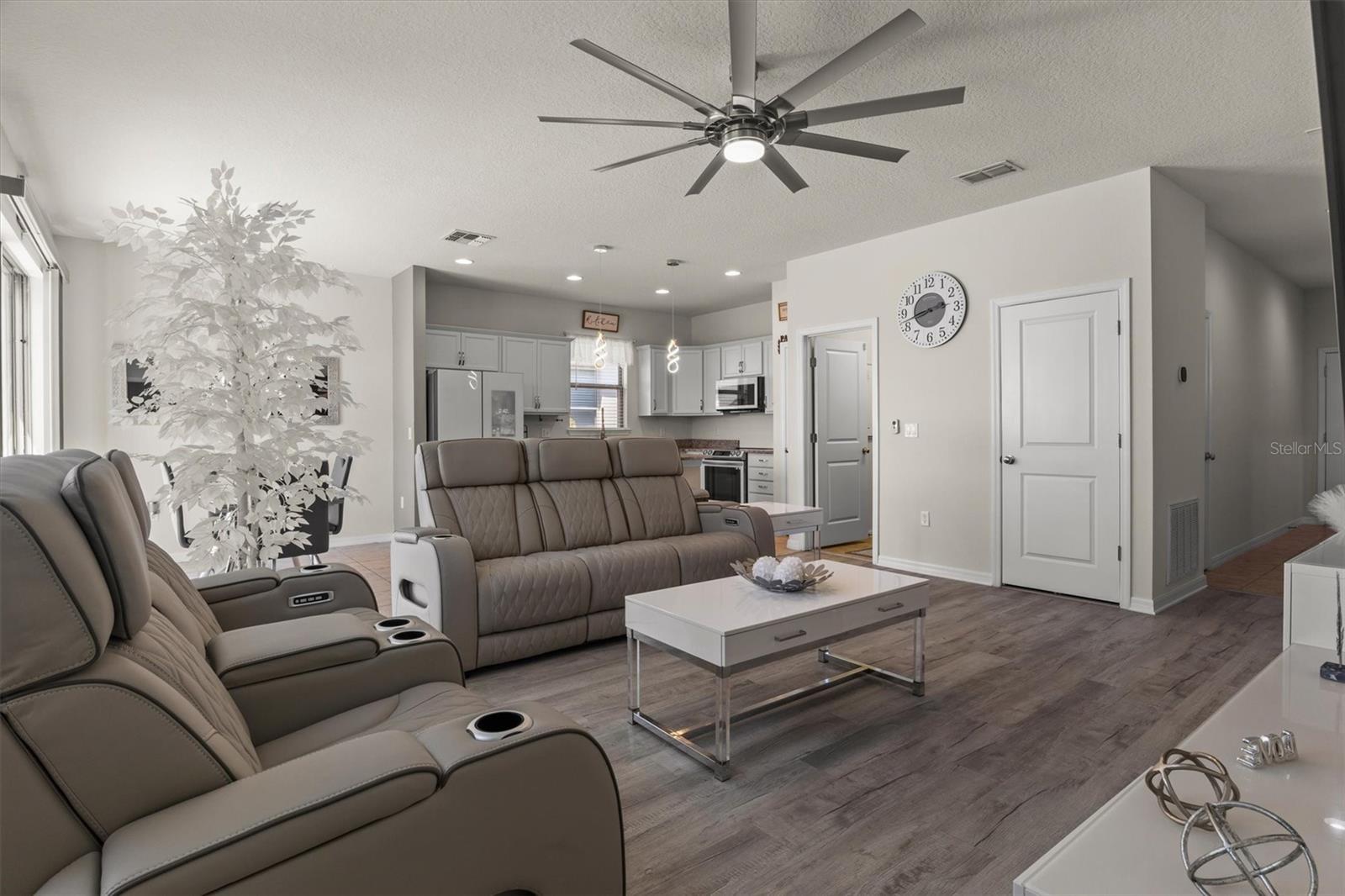 Image 5 of 26 For 8846 Conway Road