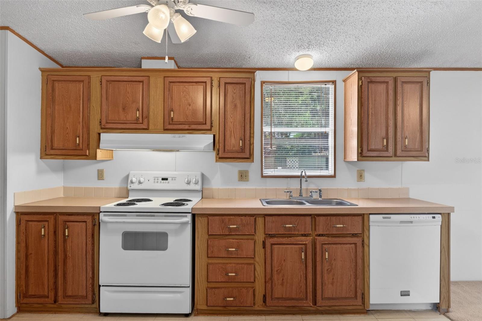 Image 18 of 69 For 5892 Fox Haven Drive