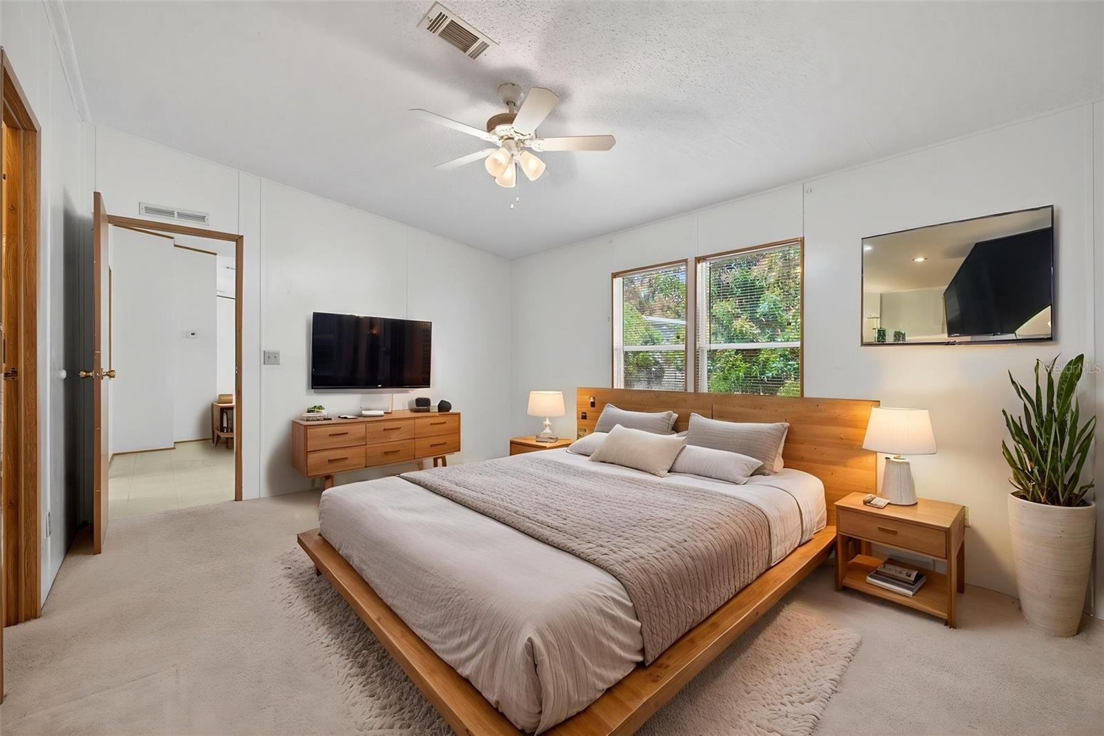 Image 33 of 69 For 5892 Fox Haven Drive