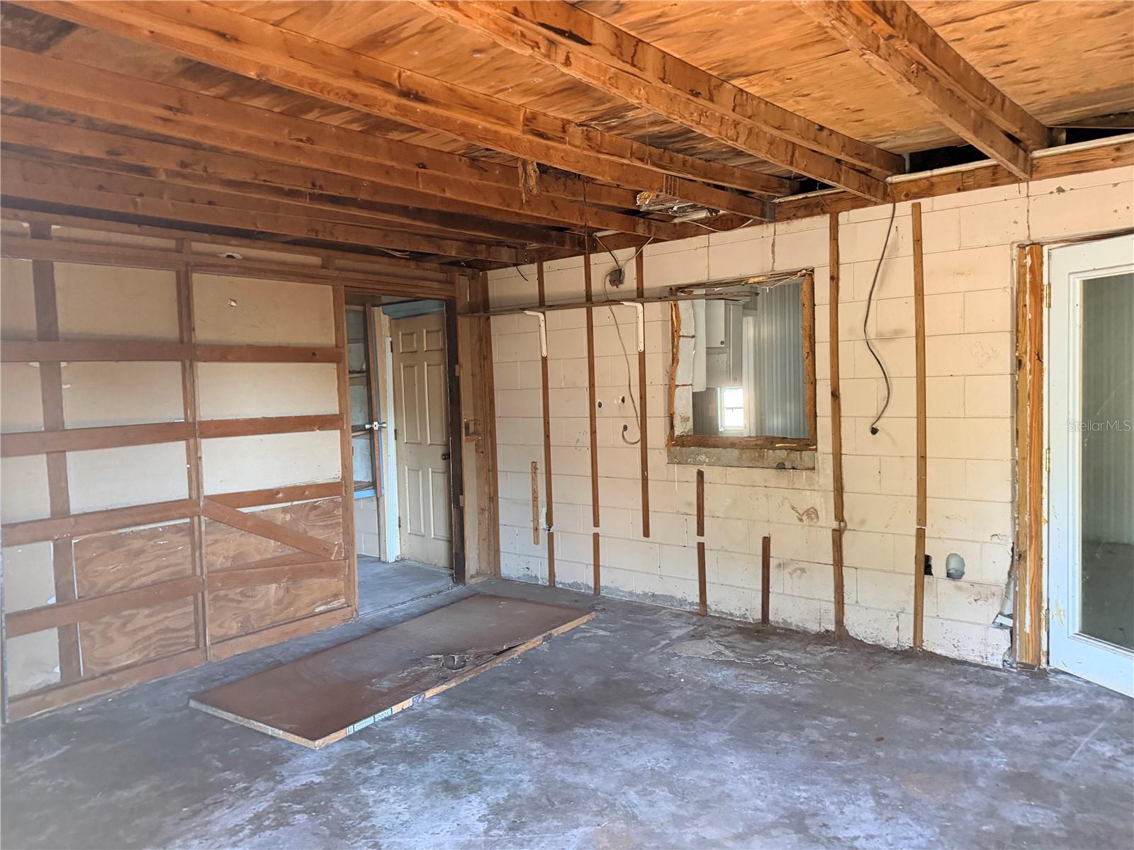 Image 5 of 14 For 708 Glad Road