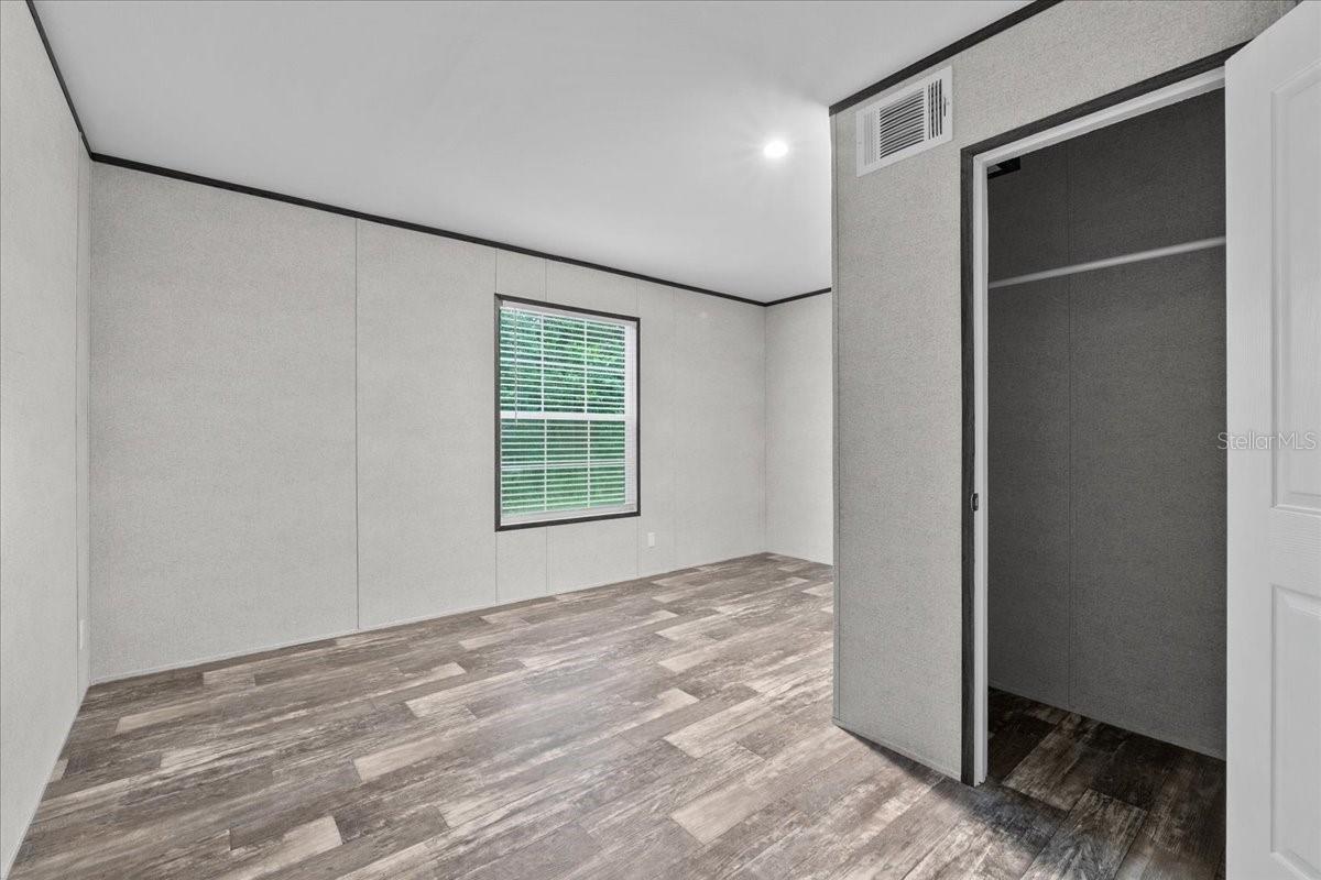 Image 33 of 34 For 11466 8th Place