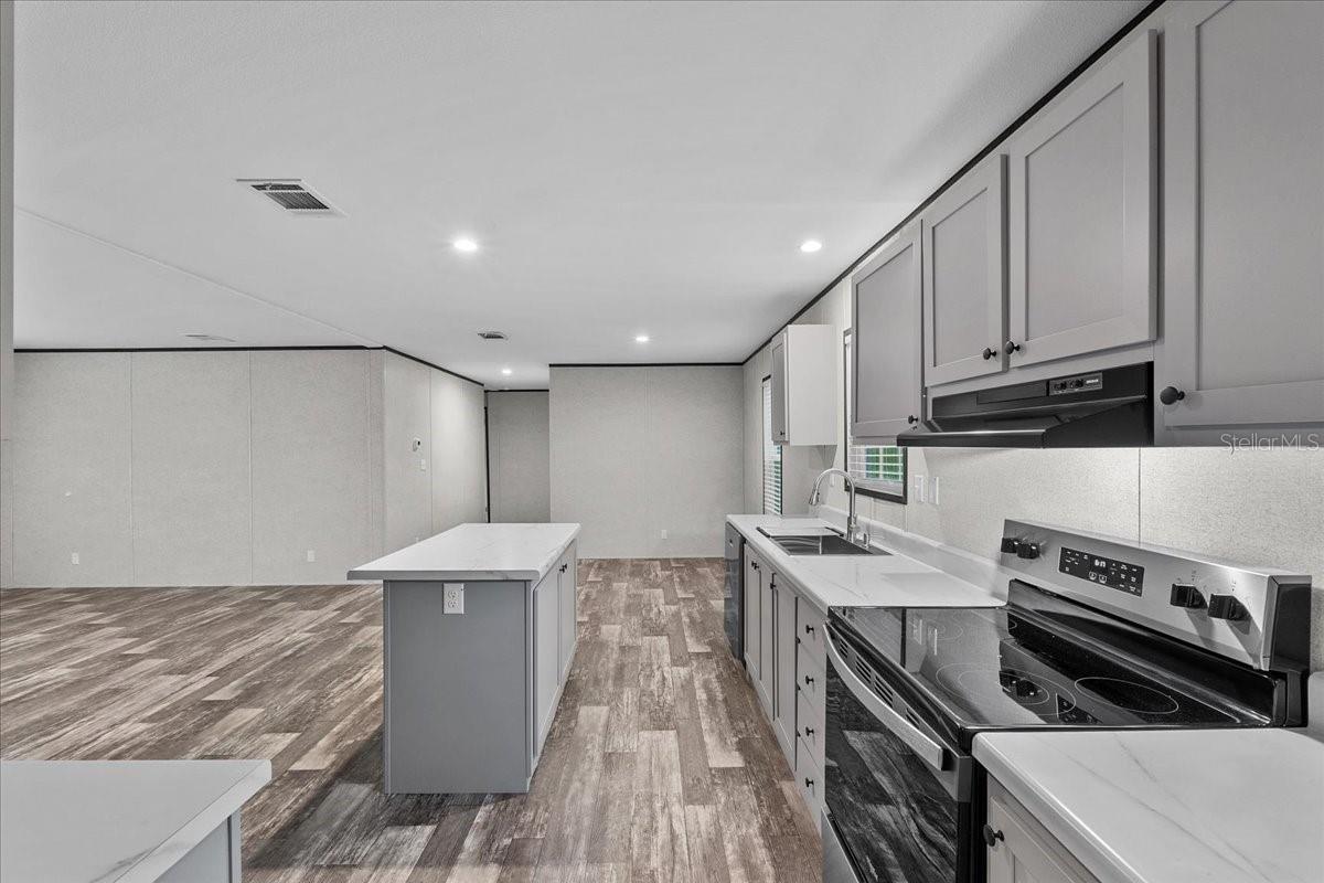 Image 9 of 34 For 11466 8th Place