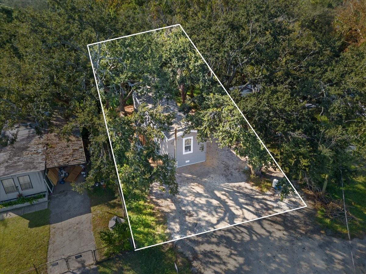 Listing photo id 10 for 9404 Loras Street