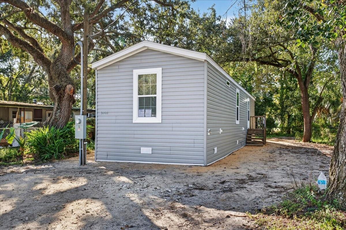 Listing photo id 22 for 9404 Loras Street