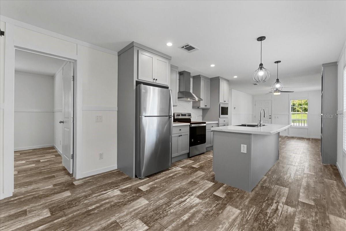 Image 18 of 33 For 2270 Griffin Road