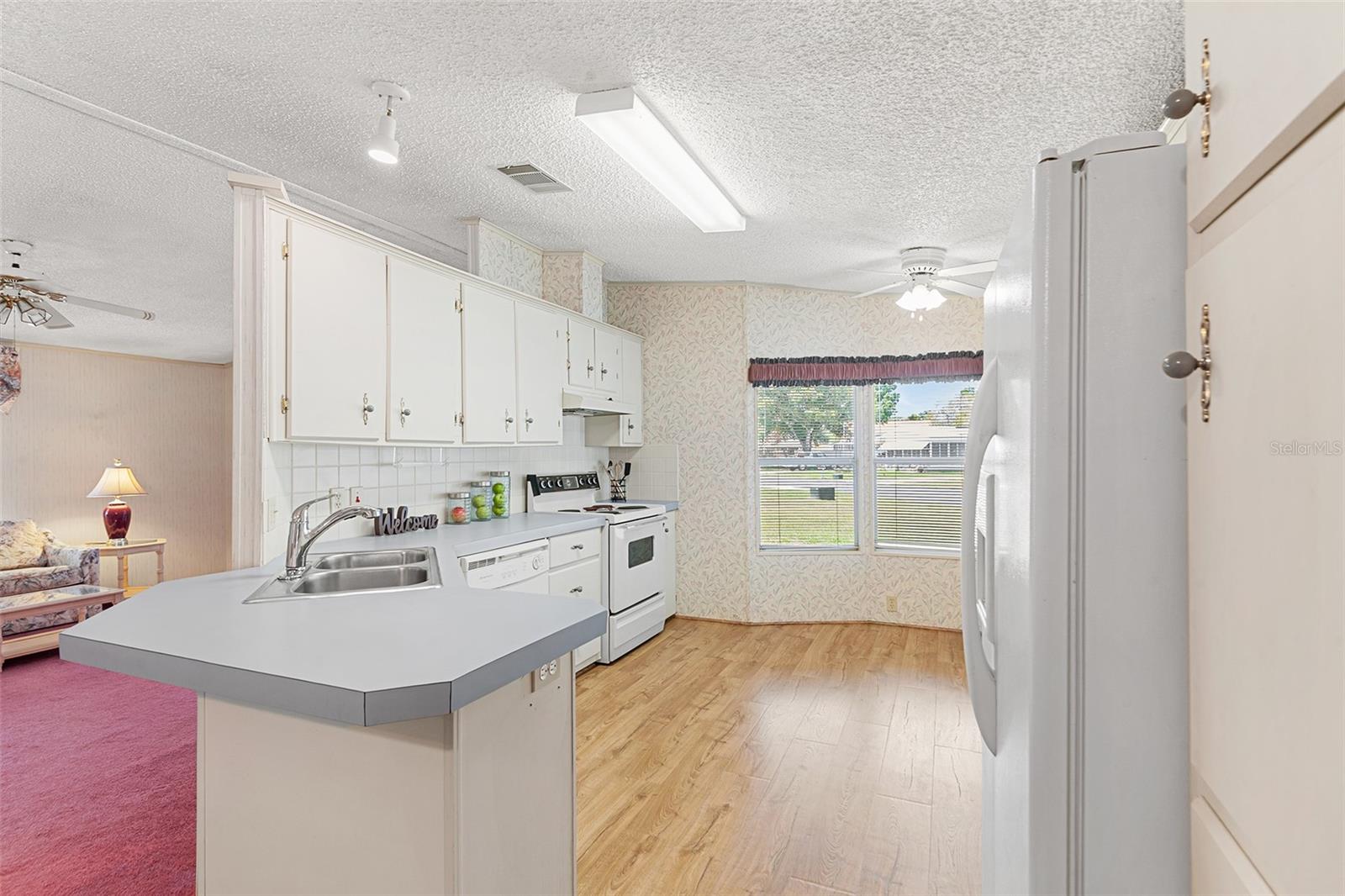 Image 11 of 33 For 6002 Grand Oaks Drive Se