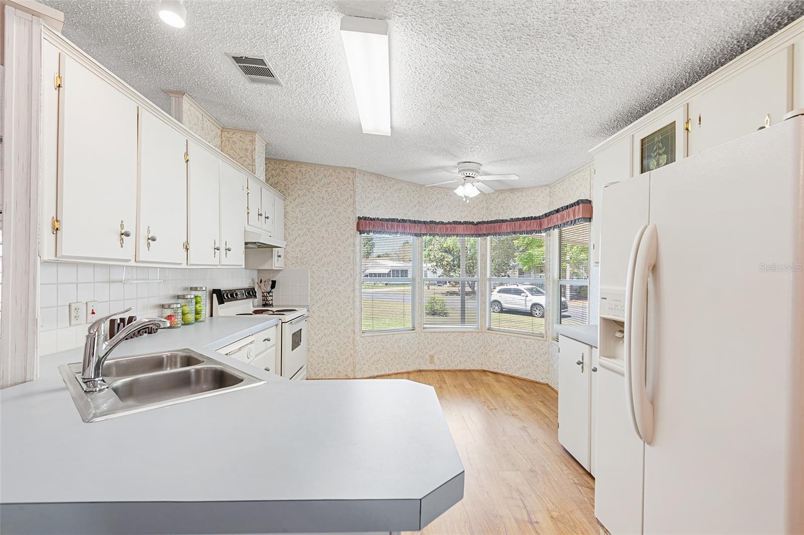 Image 12 of 33 For 6002 Grand Oaks Drive Se