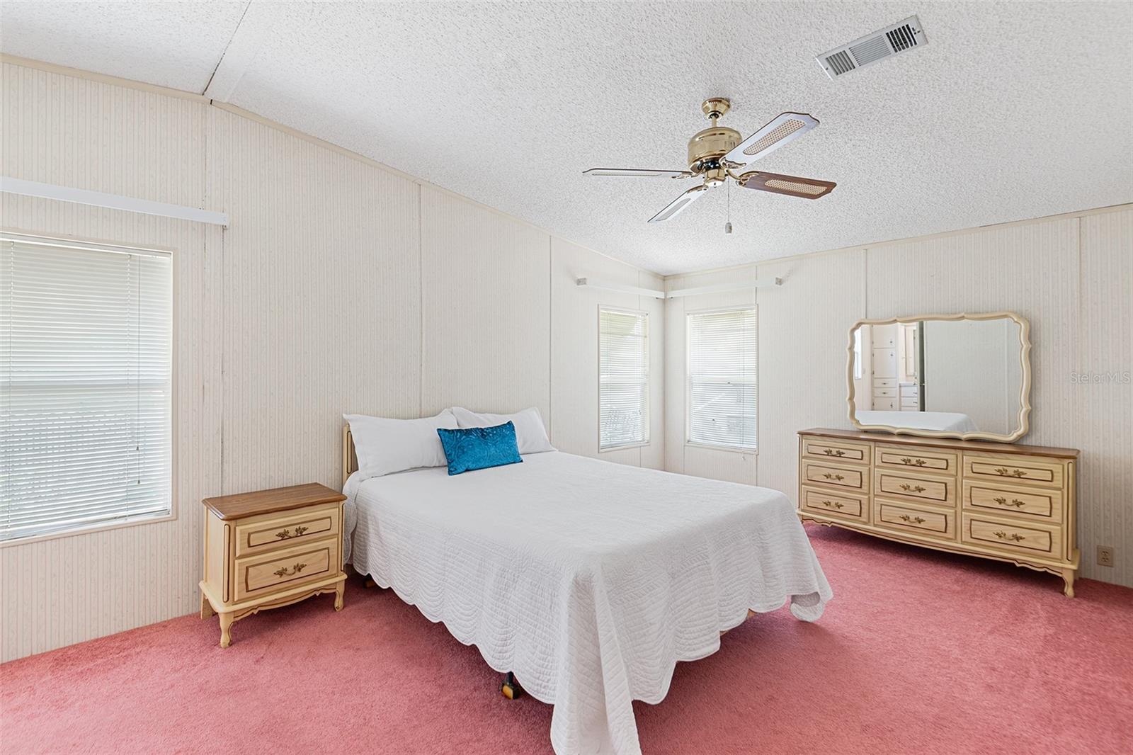 Image 20 of 33 For 6002 Grand Oaks Drive Se