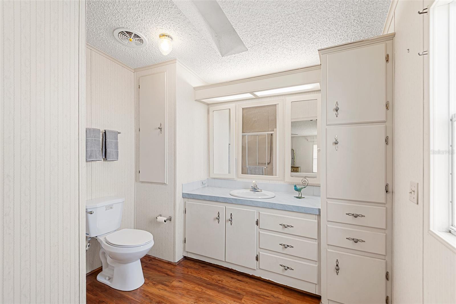 Image 22 of 33 For 6002 Grand Oaks Drive Se