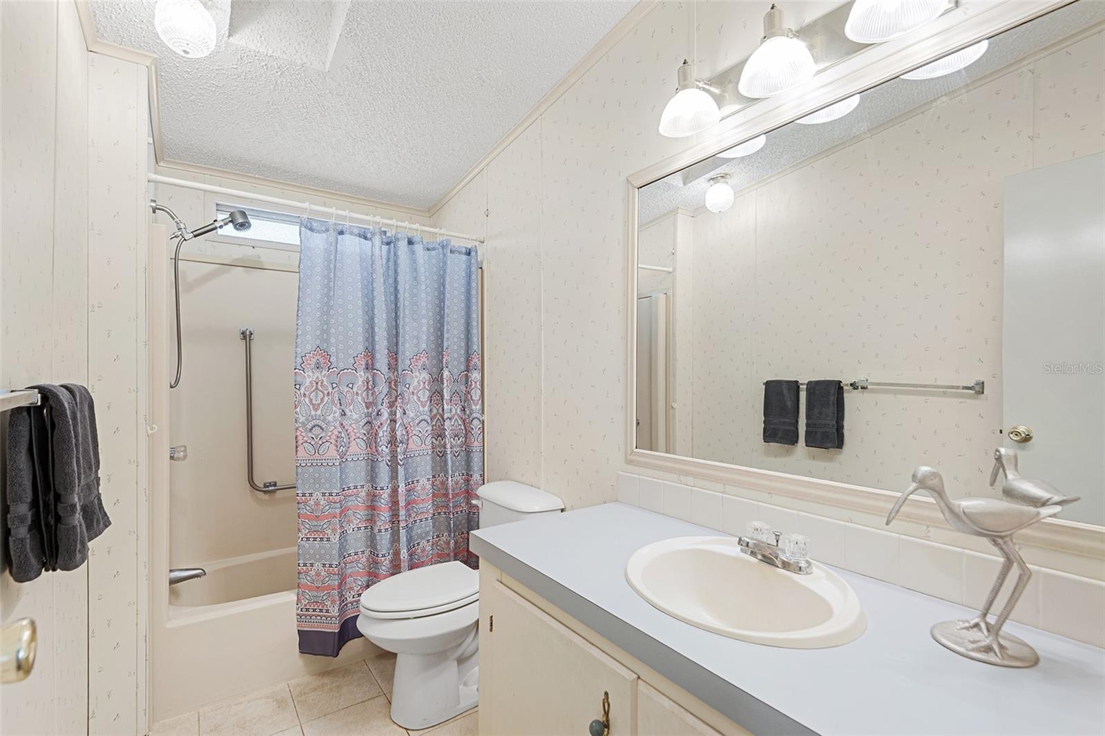 Image 25 of 33 For 6002 Grand Oaks Drive Se