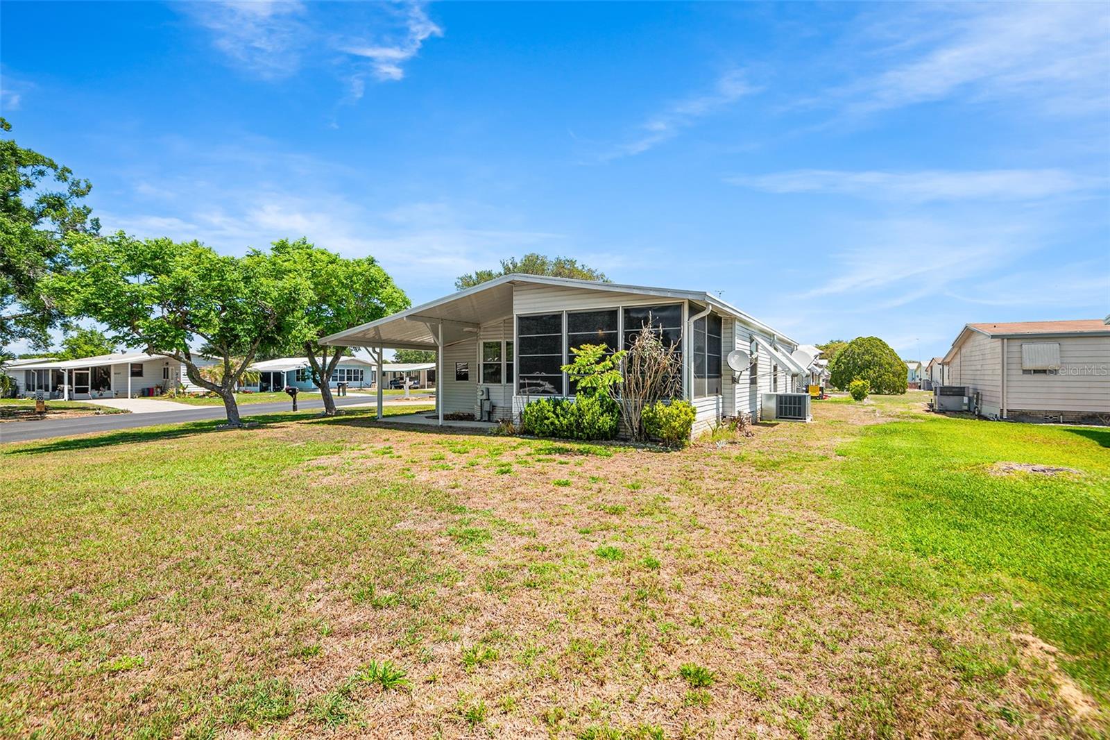 Image 5 of 33 For 6002 Grand Oaks Drive Se