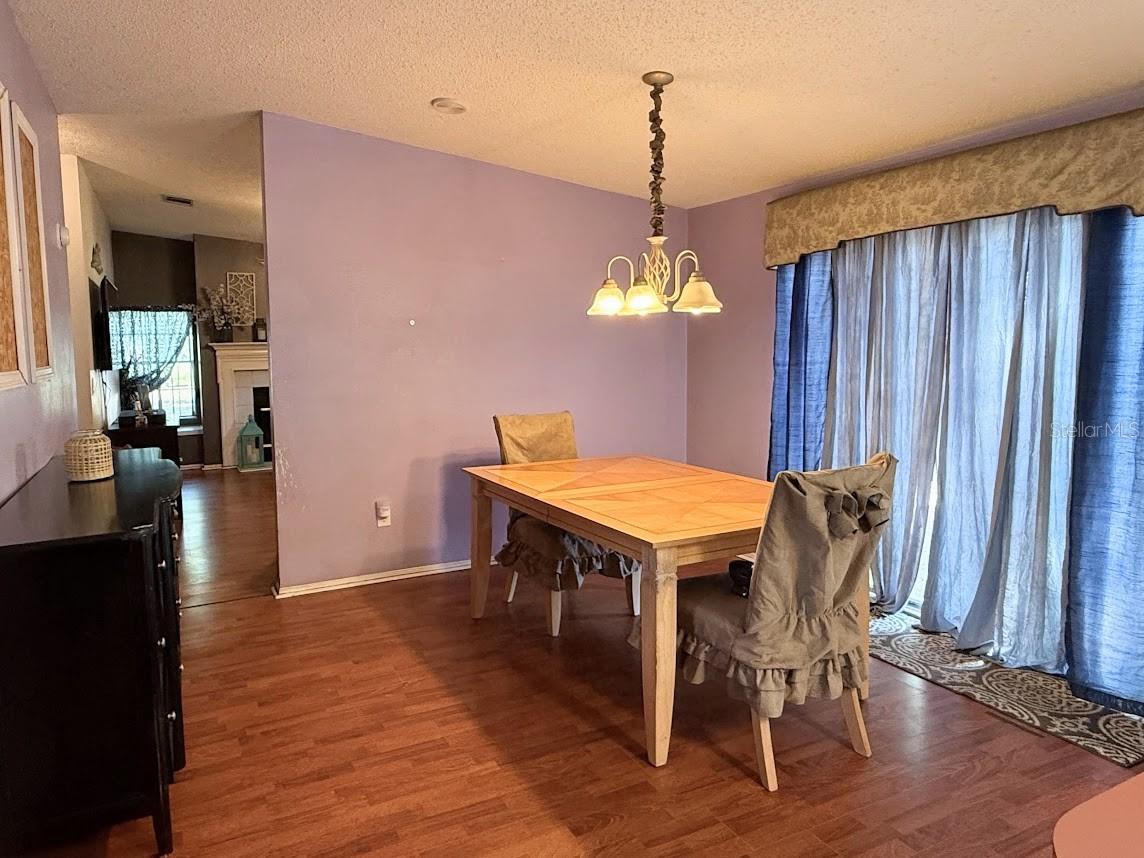 Image 10 of 19 For 4817 Rollinglen Loop W