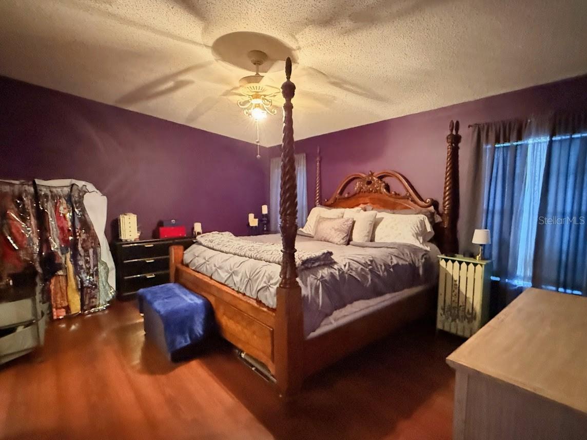 Image 13 of 19 For 4817 Rollinglen Loop W