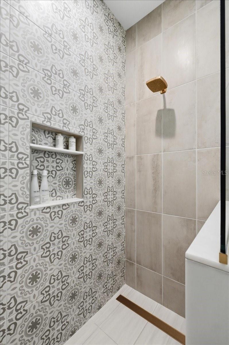 Image 43 of 80 For 2398 Heritage Lakes Drive