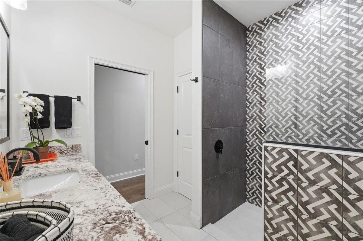 Image 47 of 80 For 2398 Heritage Lakes Drive