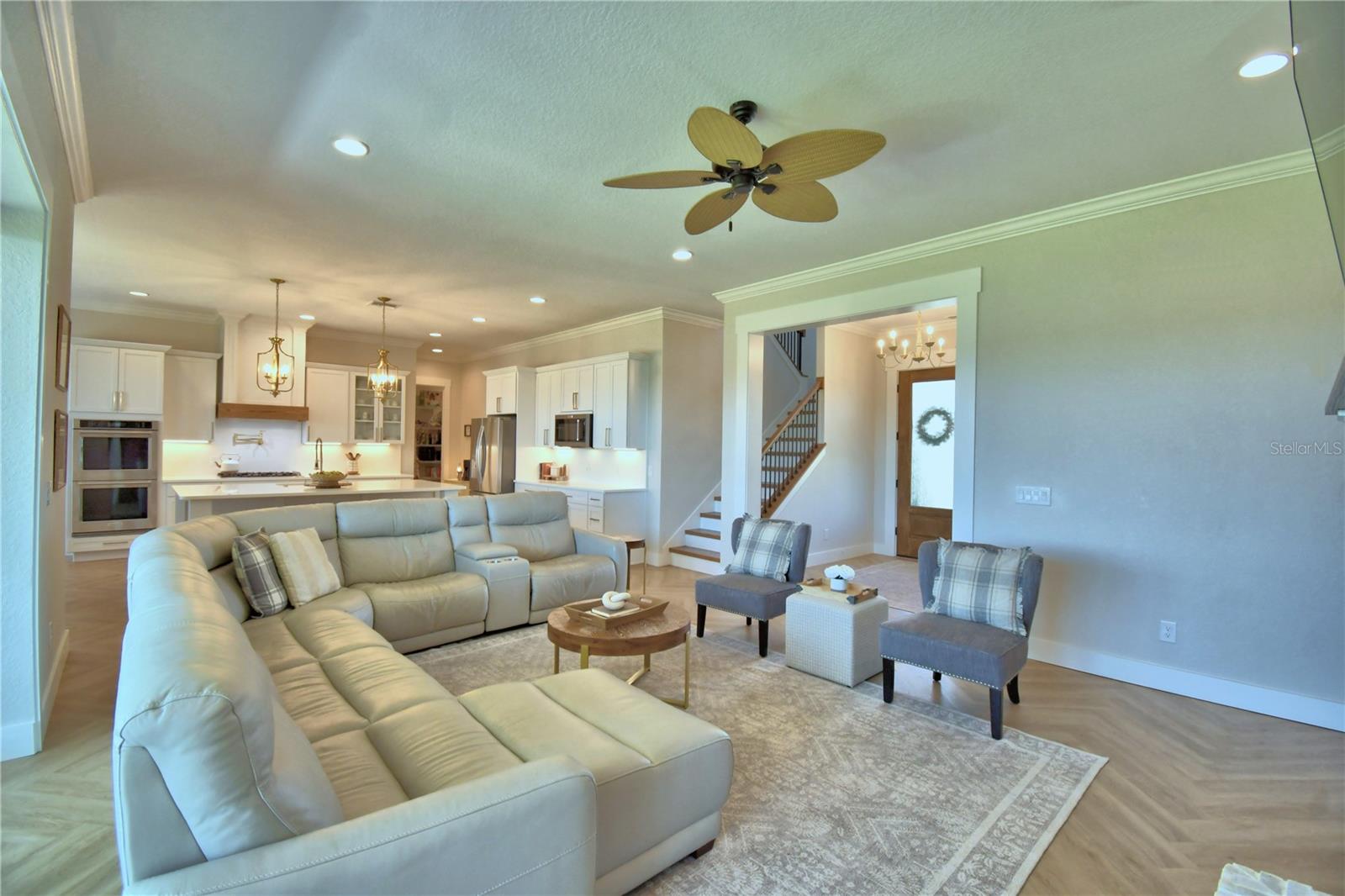 Image 12 of 100 For 203 Spring Azure Drive