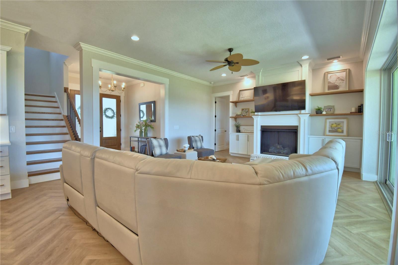 Image 13 of 100 For 203 Spring Azure Drive