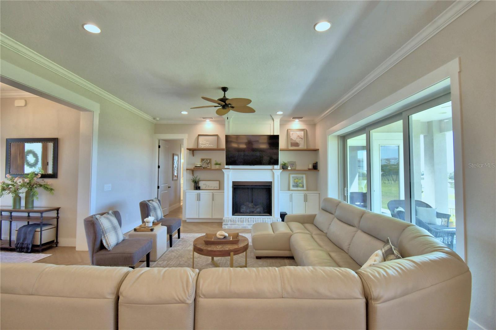 Image 14 of 100 For 203 Spring Azure Drive