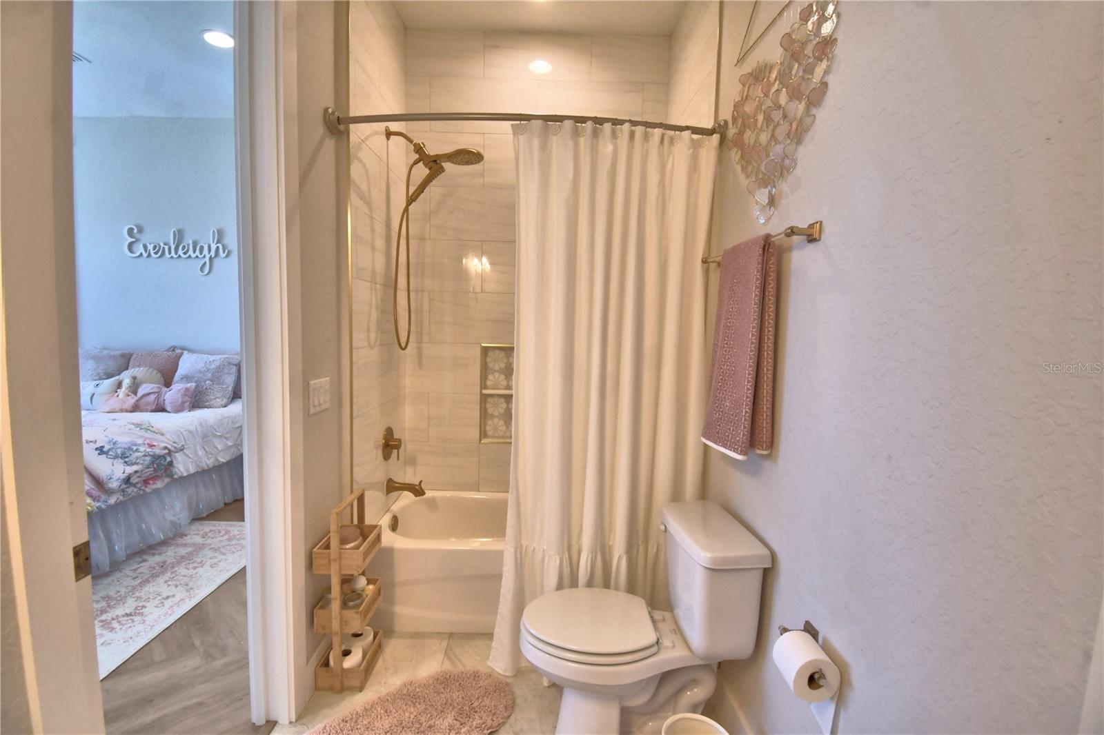 Image 30 of 100 For 203 Spring Azure Drive