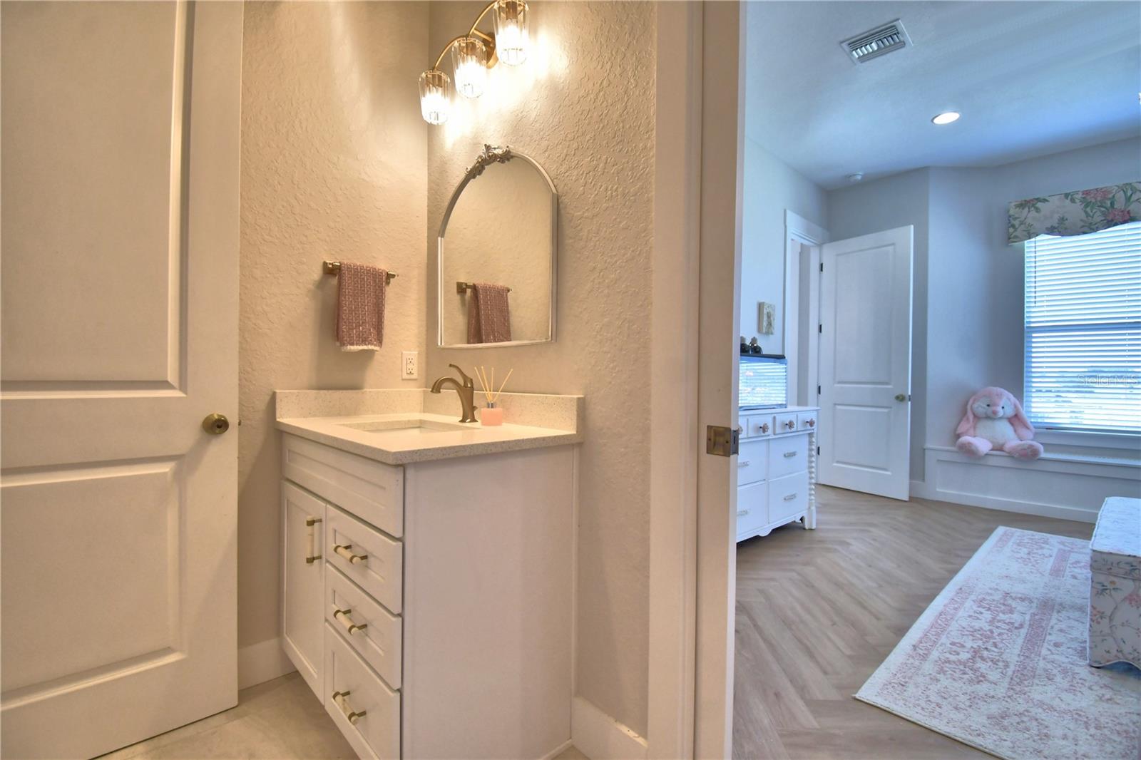 Image 31 of 100 For 203 Spring Azure Drive